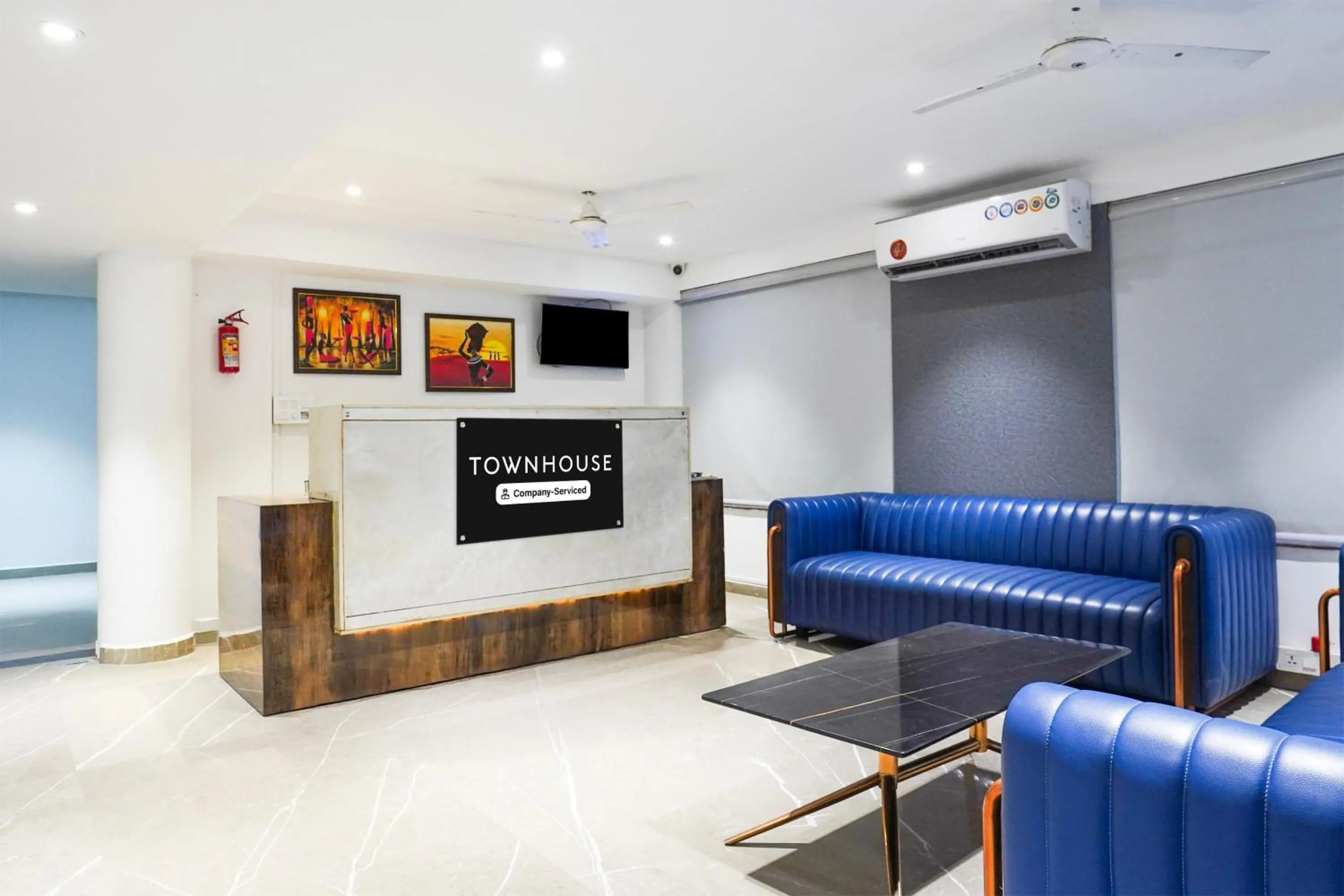 Lobby or reception in Super Townhouse Central Bazar Road Ramdaspeth