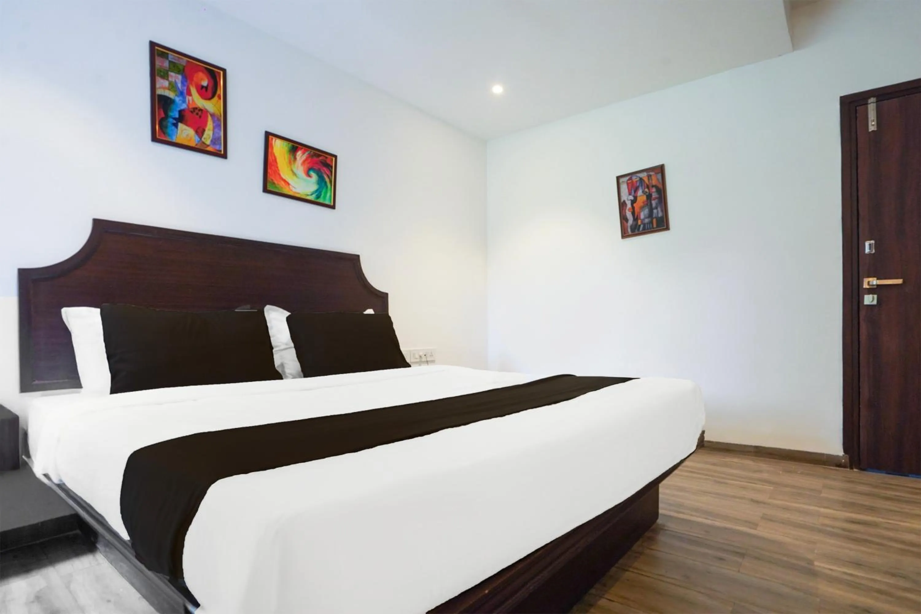 Bedroom, Bed in Super Townhouse Central Bazar Road Ramdaspeth