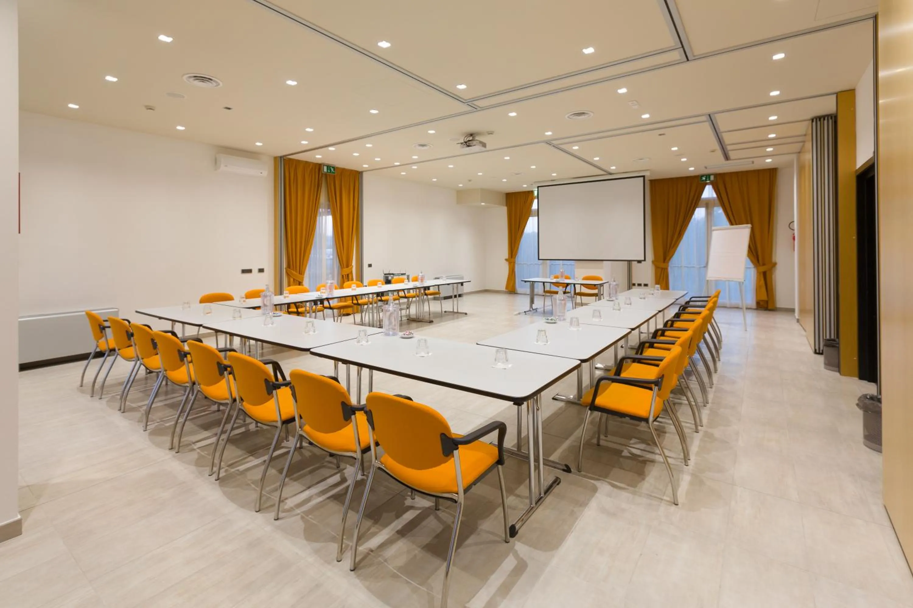 Meeting/conference room in UNA HOTELS Cesena Nord