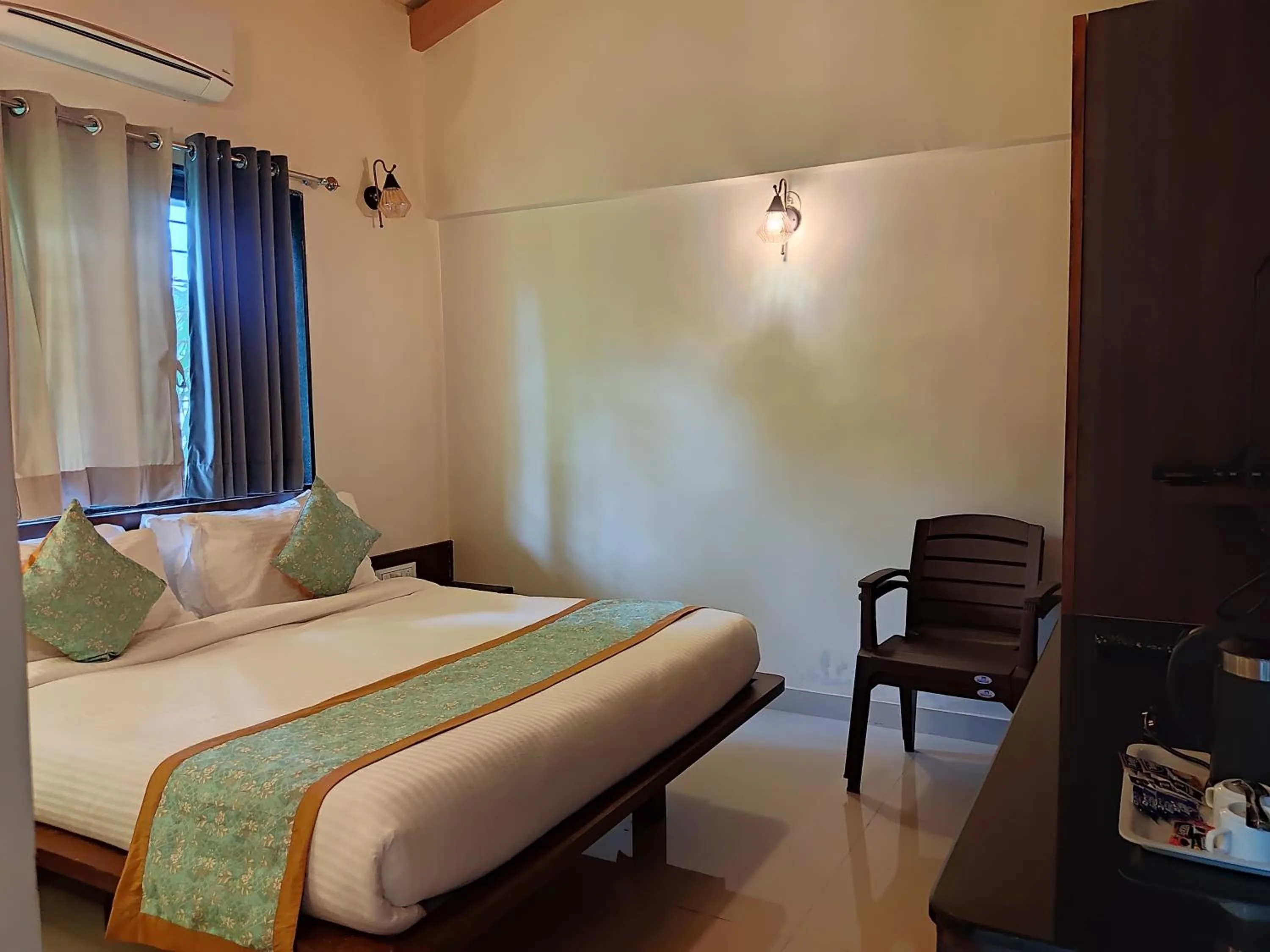 Bed in Cocorico Beach Resort