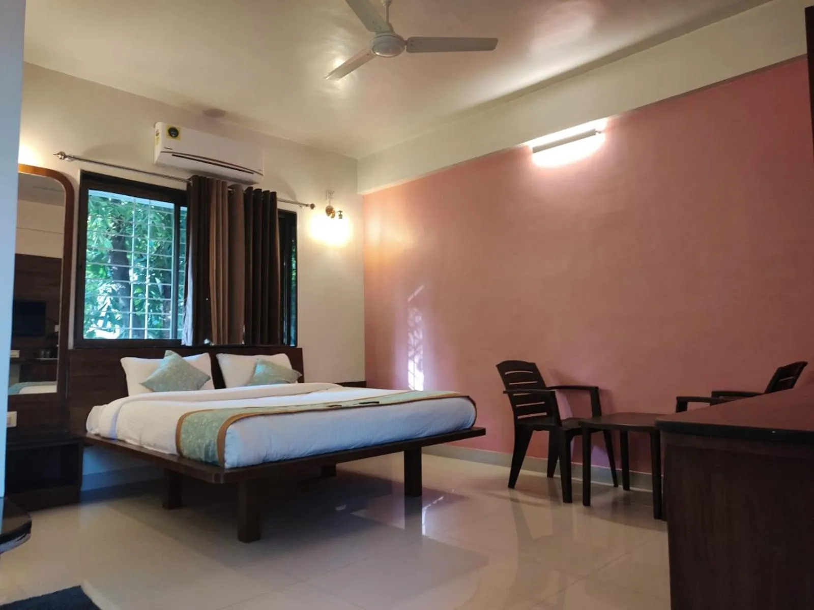 Bed in Cocorico Beach Resort