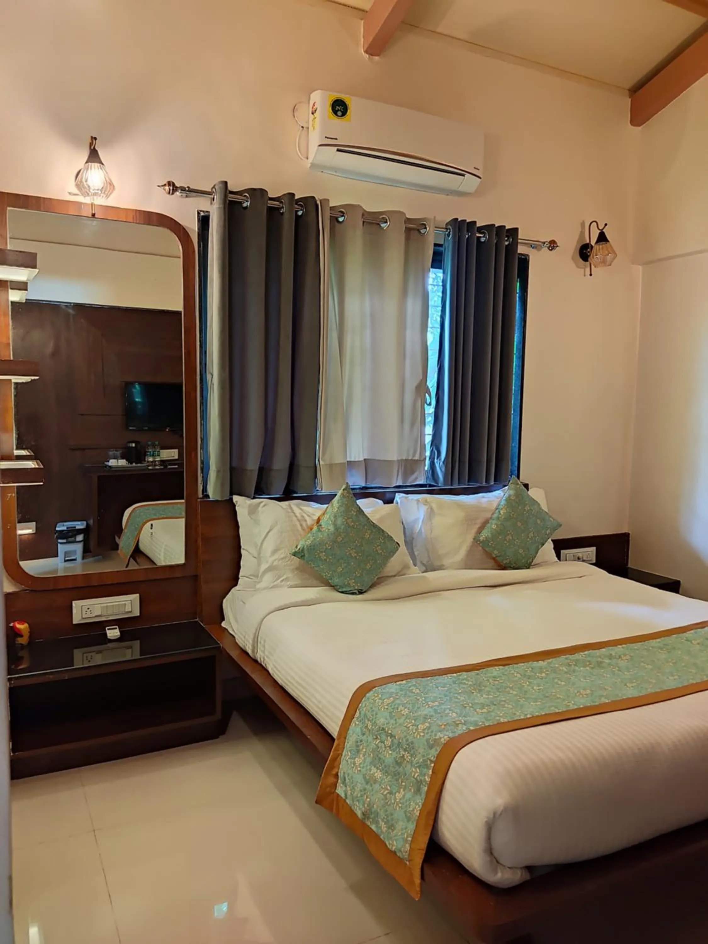 Bed in Cocorico Beach Resort