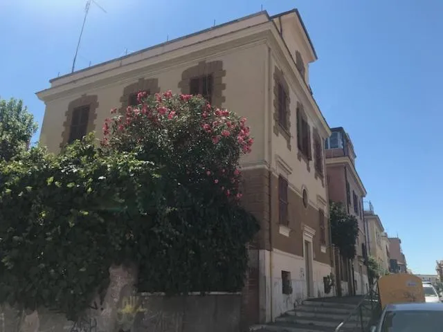 Facade/entrance in Hotel Lodi