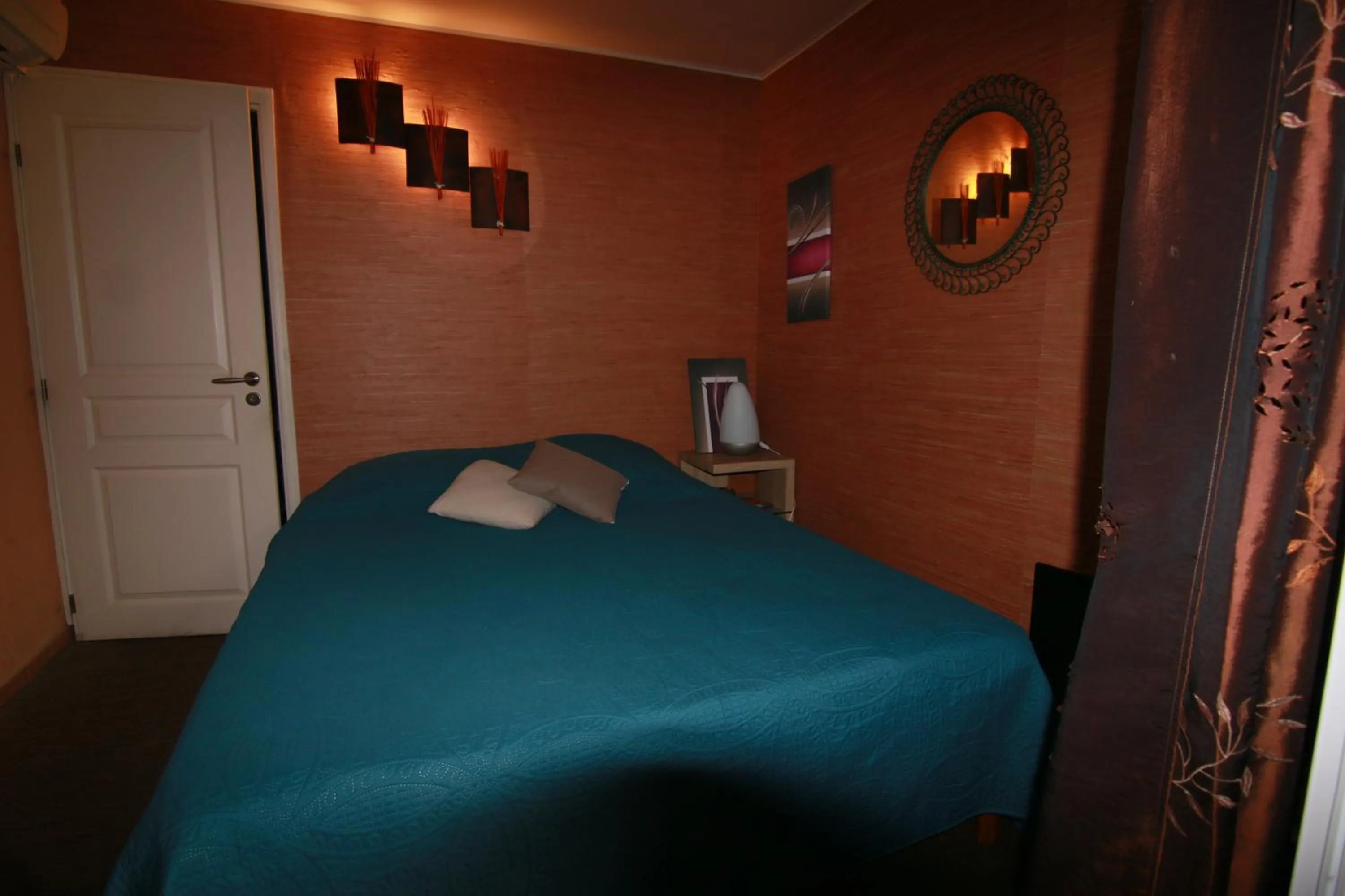 Bedroom, Bed in Harmonice