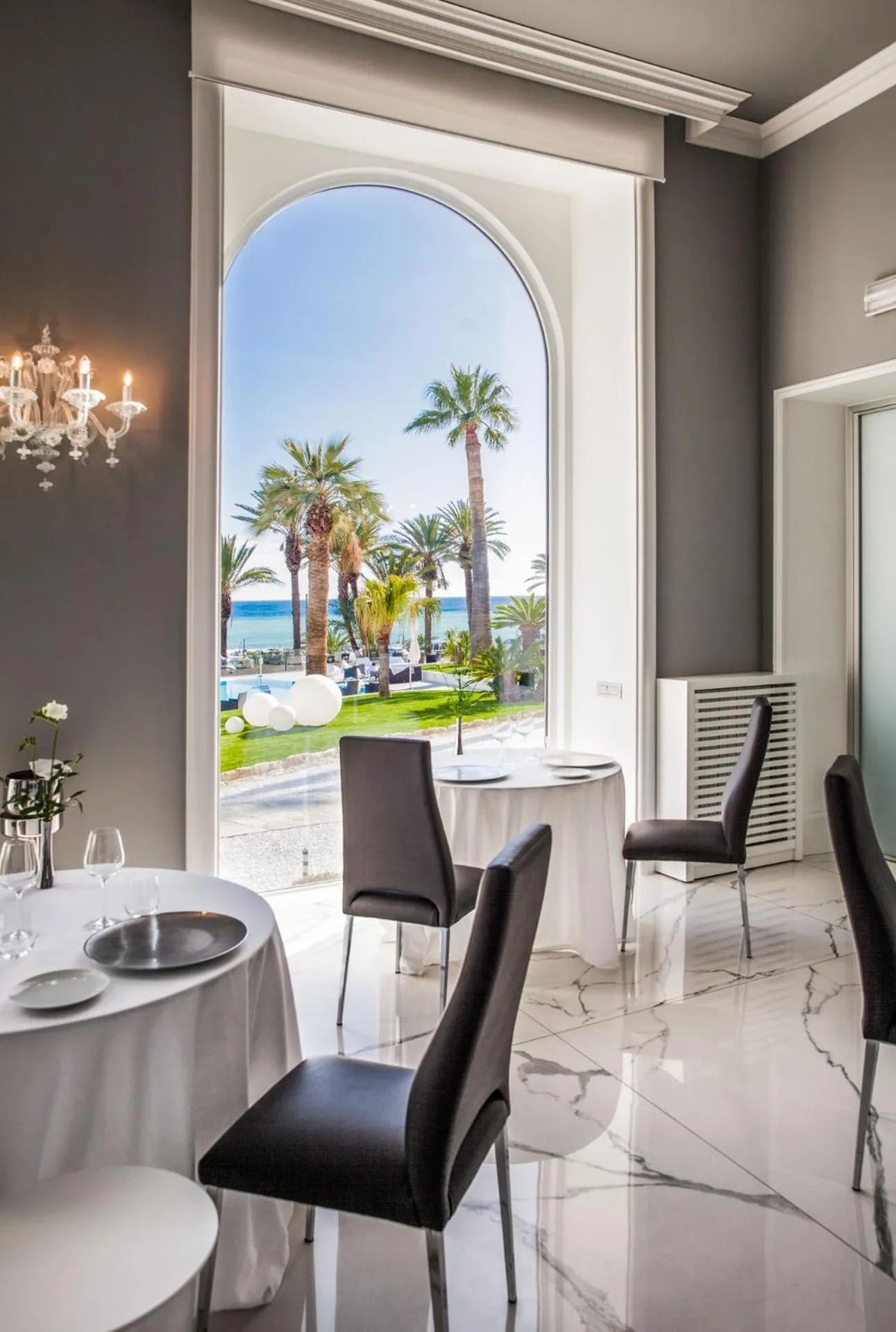 Restaurant/places to eat in Miramare The Palace Resort