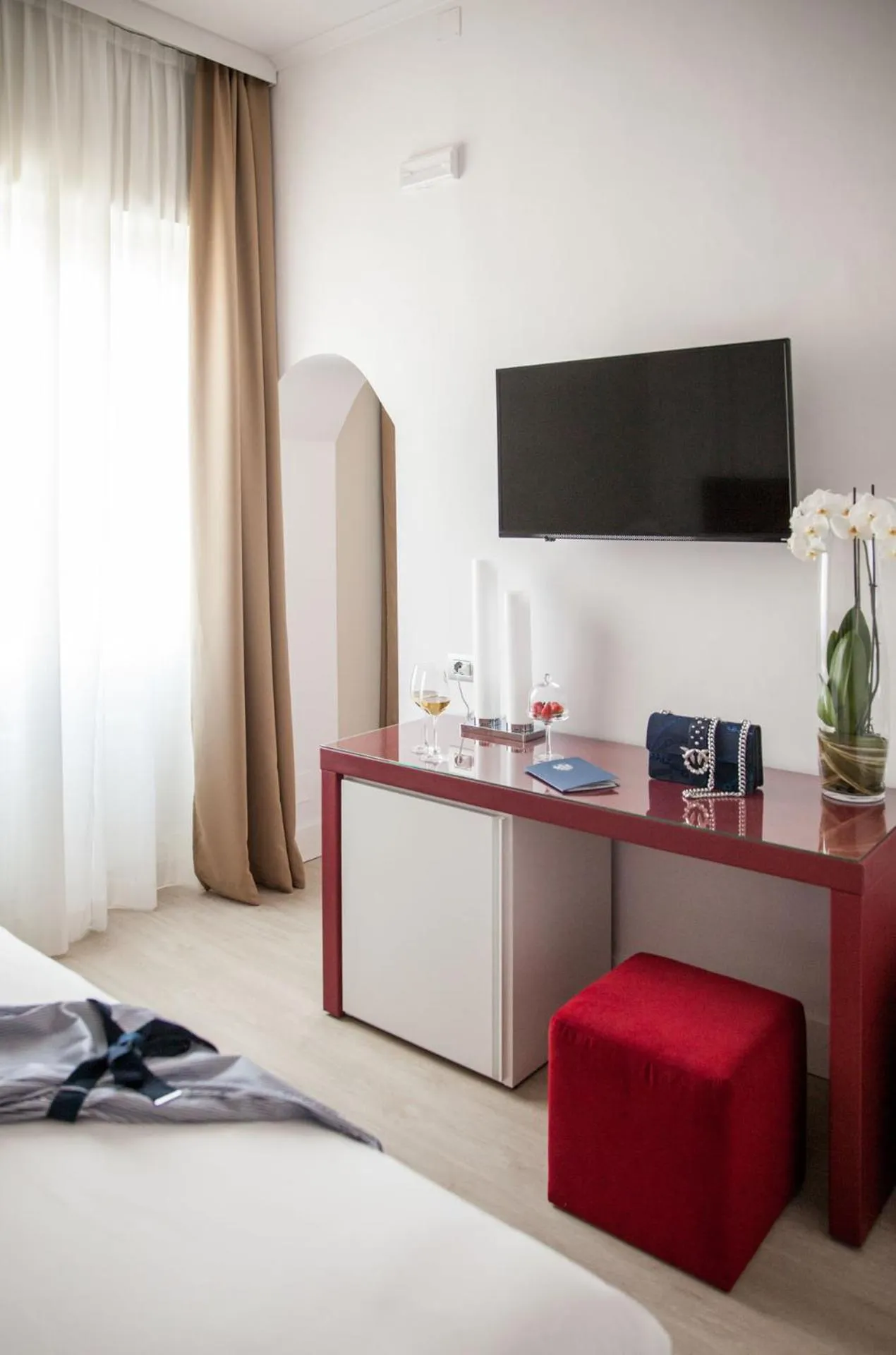 Bed in Miramare The Palace Resort