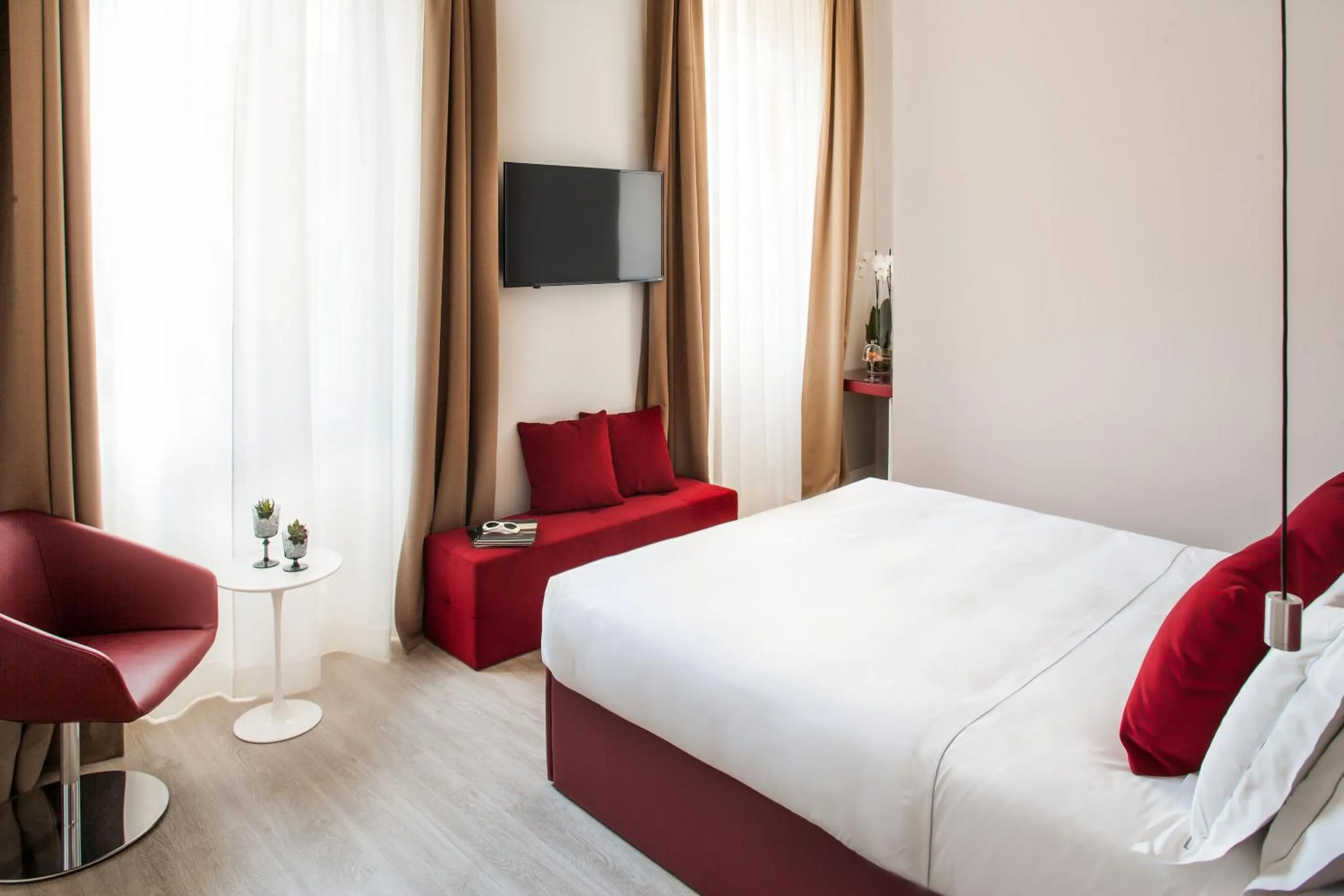 Bed in Miramare The Palace Resort