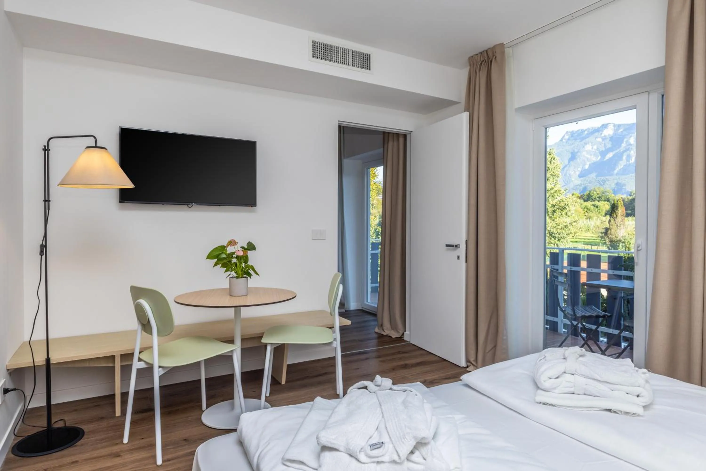 Bedroom, Bed in Hotel Al Sorriso Greenpark & Wellness