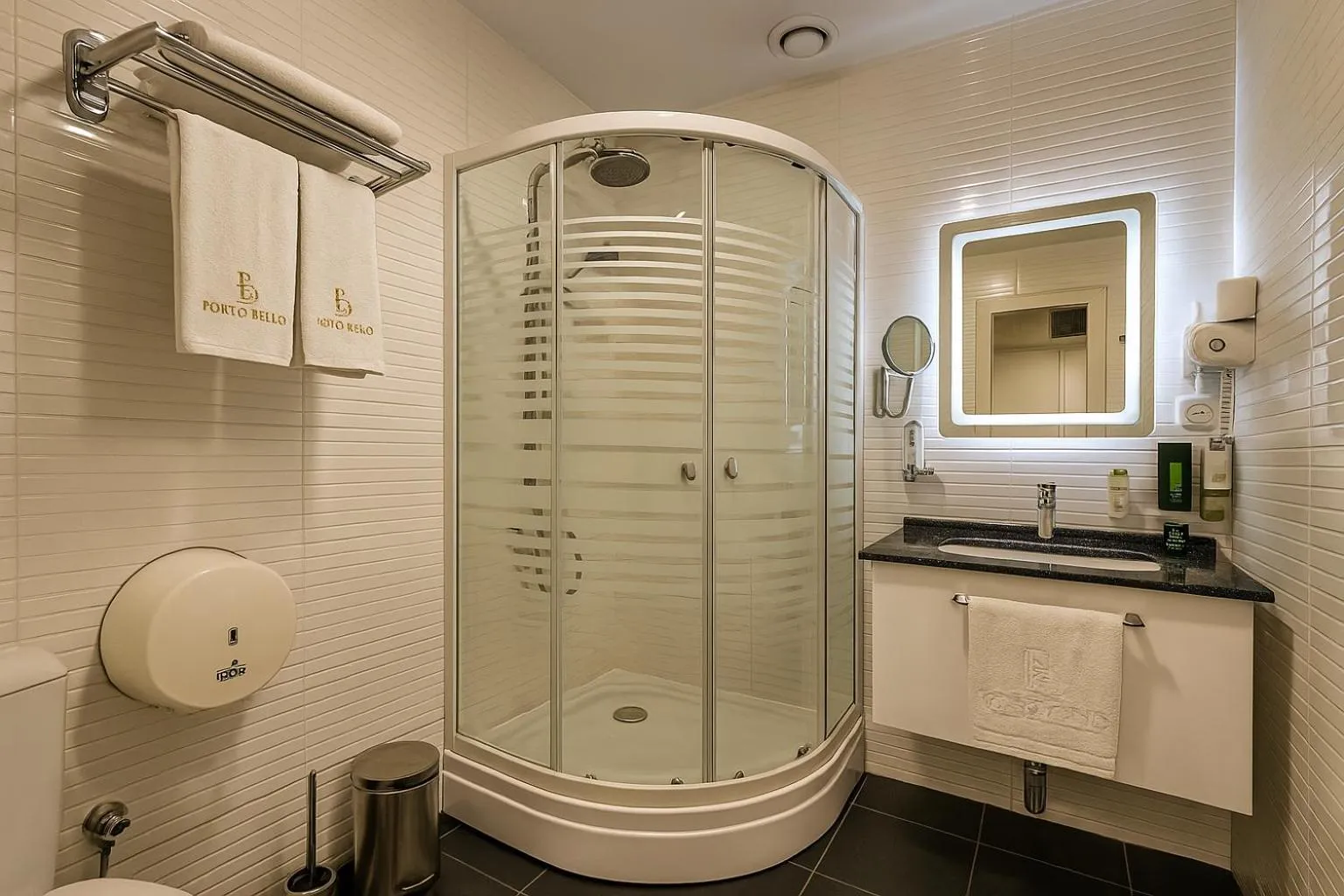 Shower in Porto Bello Hotel