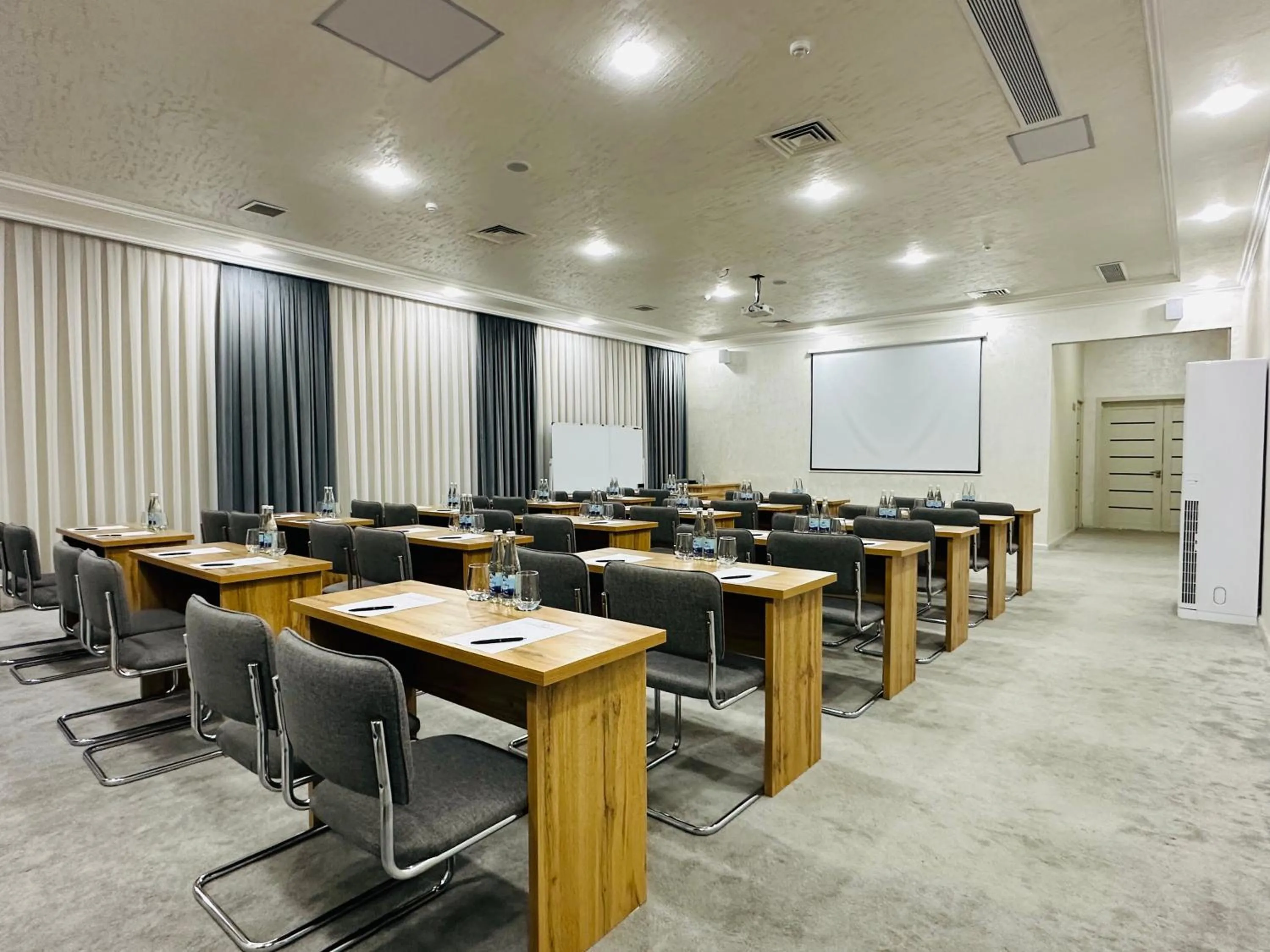 Meeting/conference room in Porto Bello Hotel
