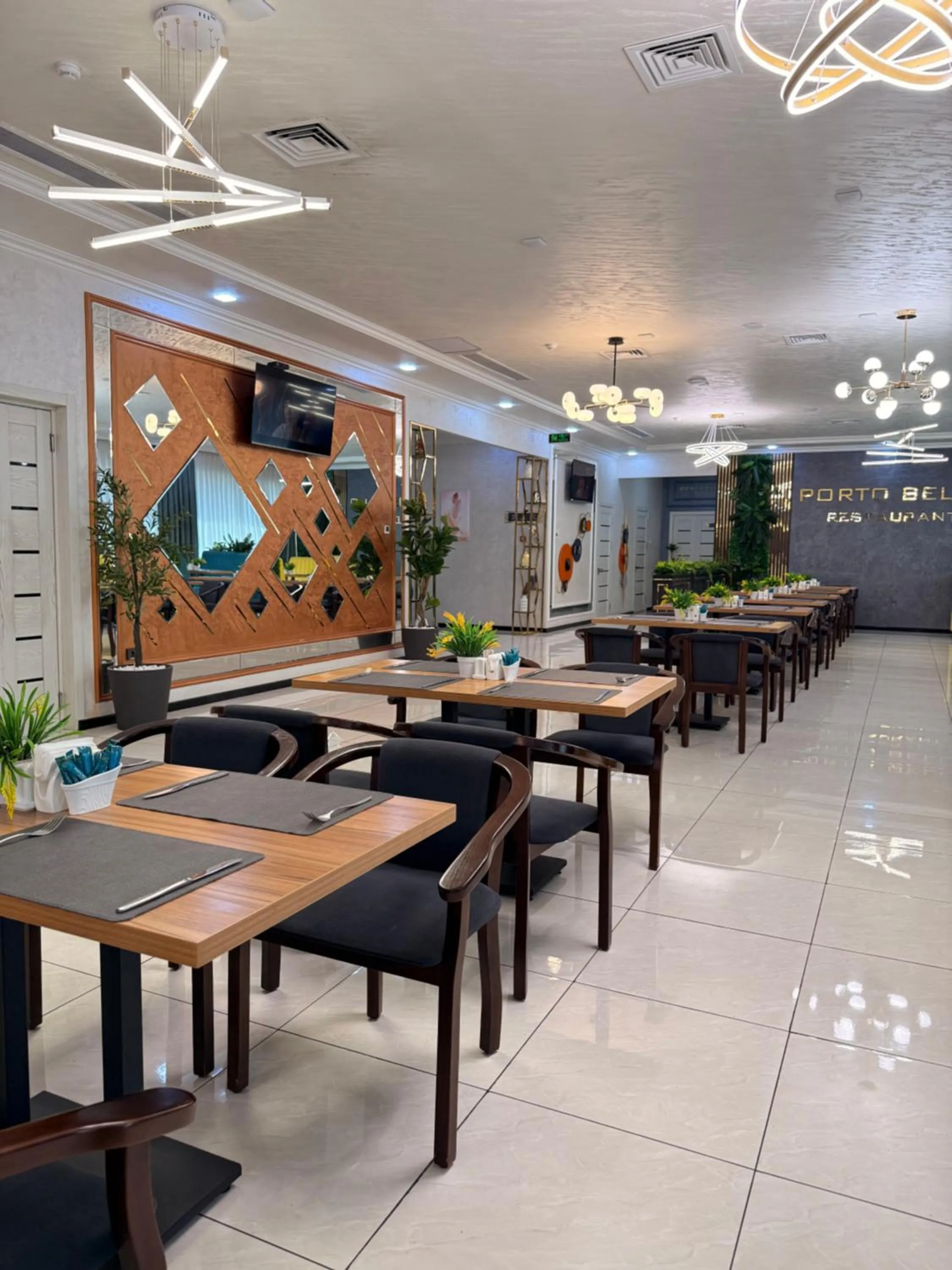 Restaurant/places to eat in Porto Bello Hotel