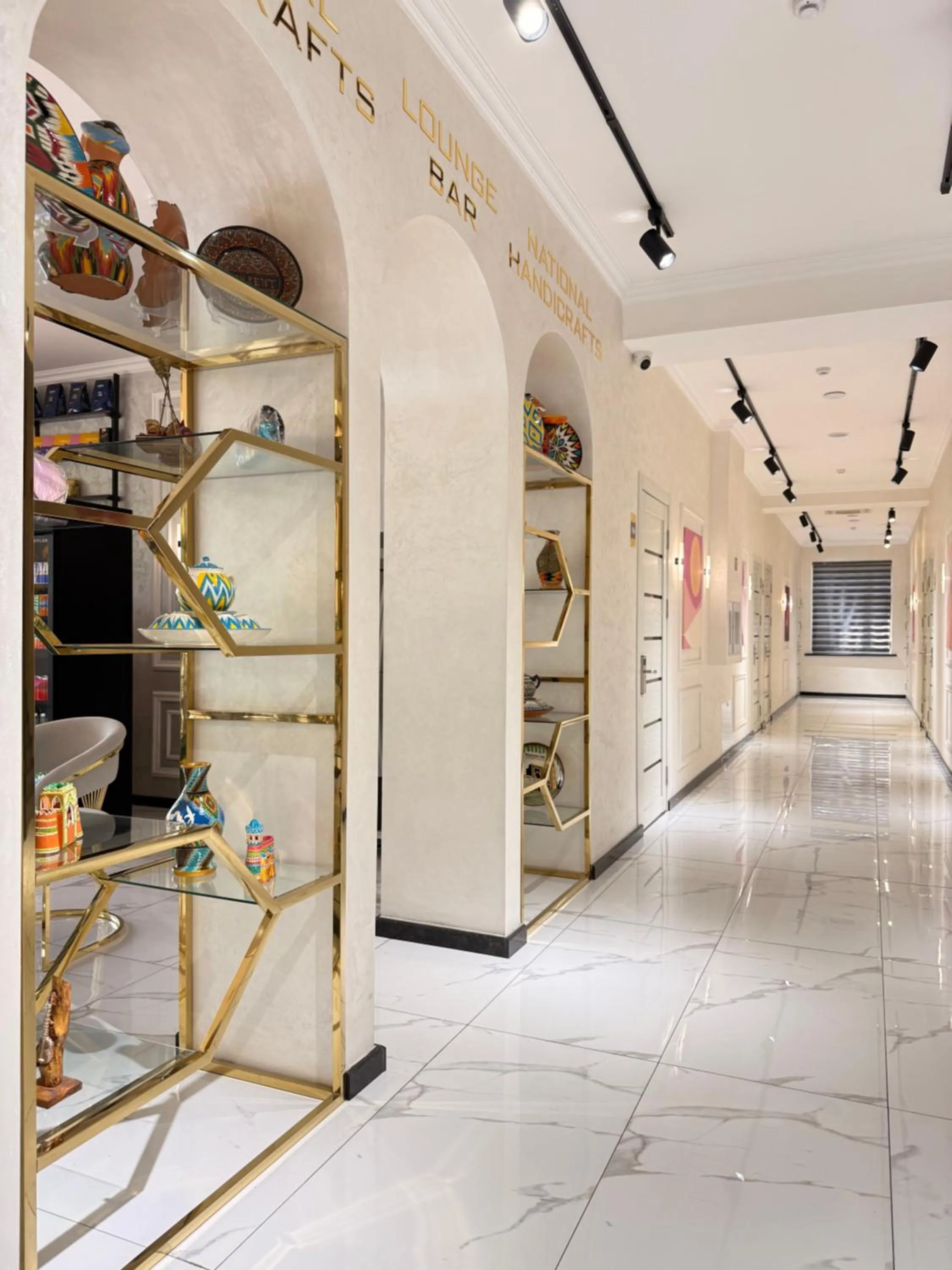 Communal lounge/ TV room in Porto Bello Hotel