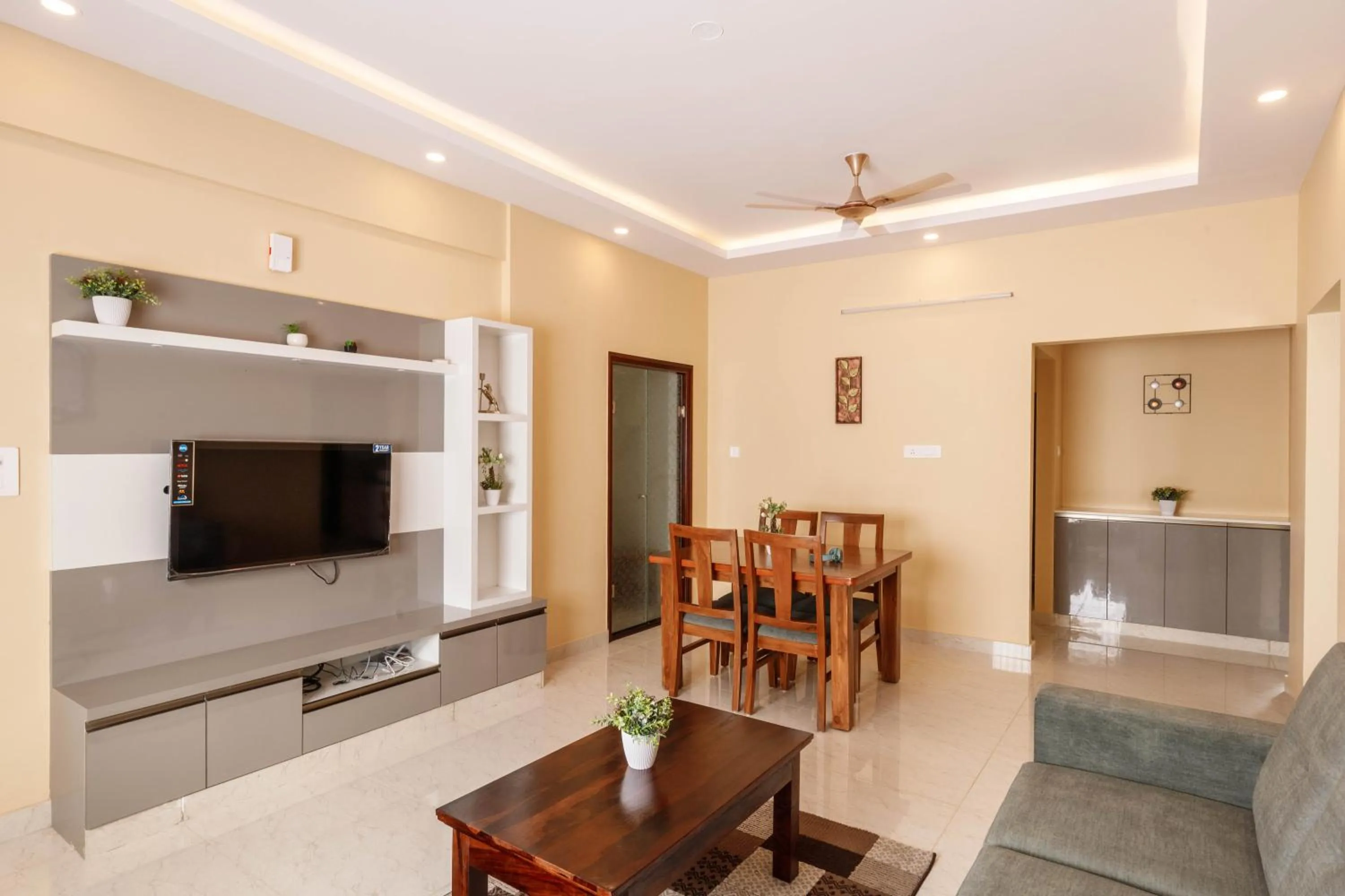 TV and multimedia in Pinnacle Serviced Apartments
