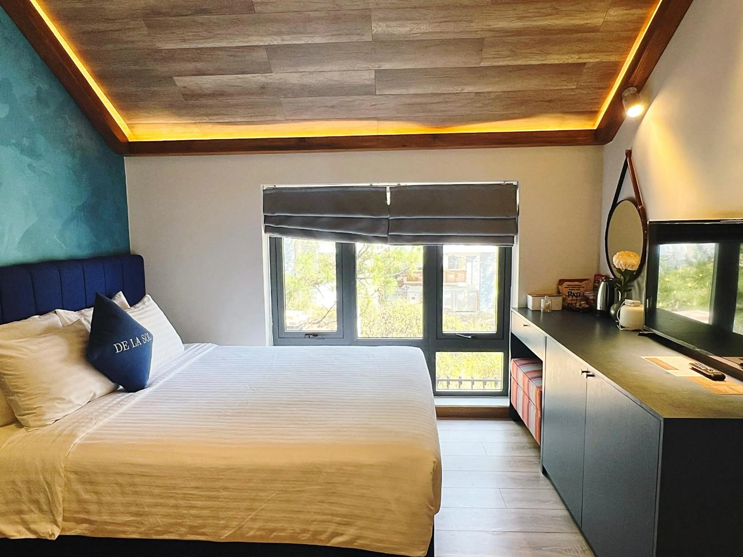 View (from property/room), Bed in De La Sol Villa Dalat