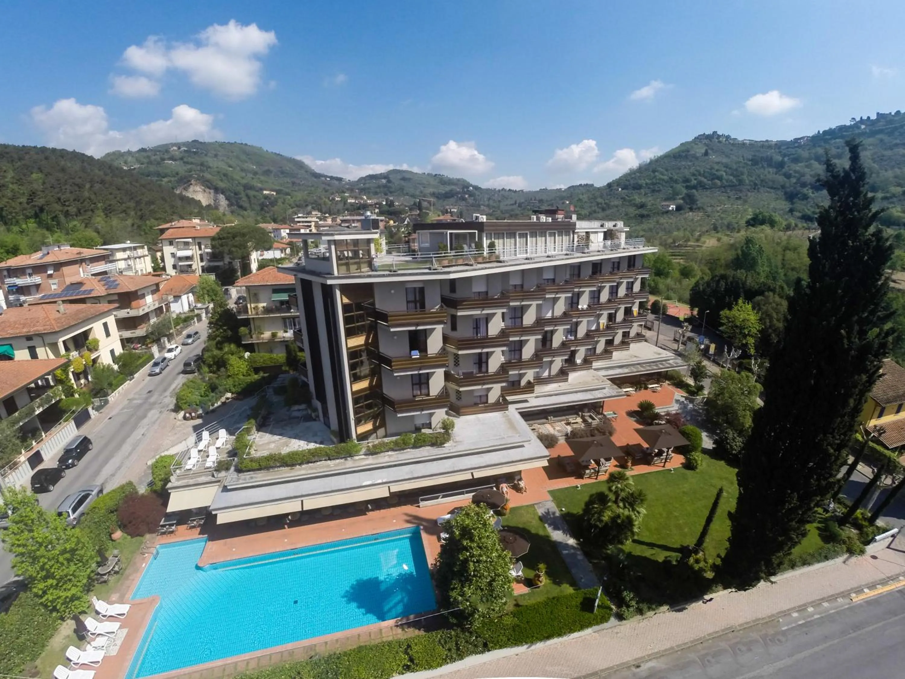 Facade/entrance in Hotel Michelangelo & Day SPA