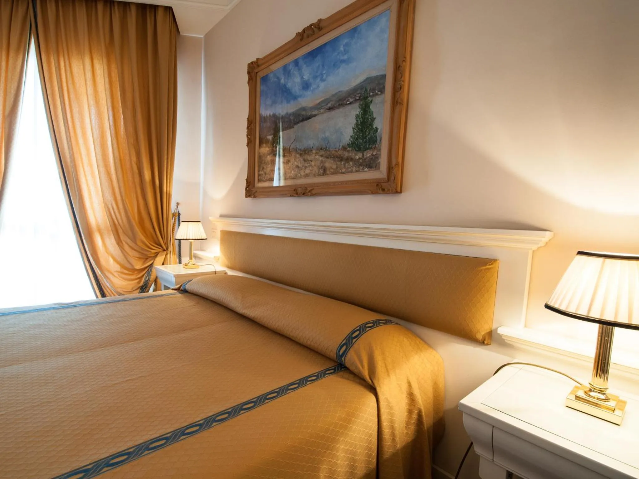 Bed in Hotel Michelangelo & Day SPA