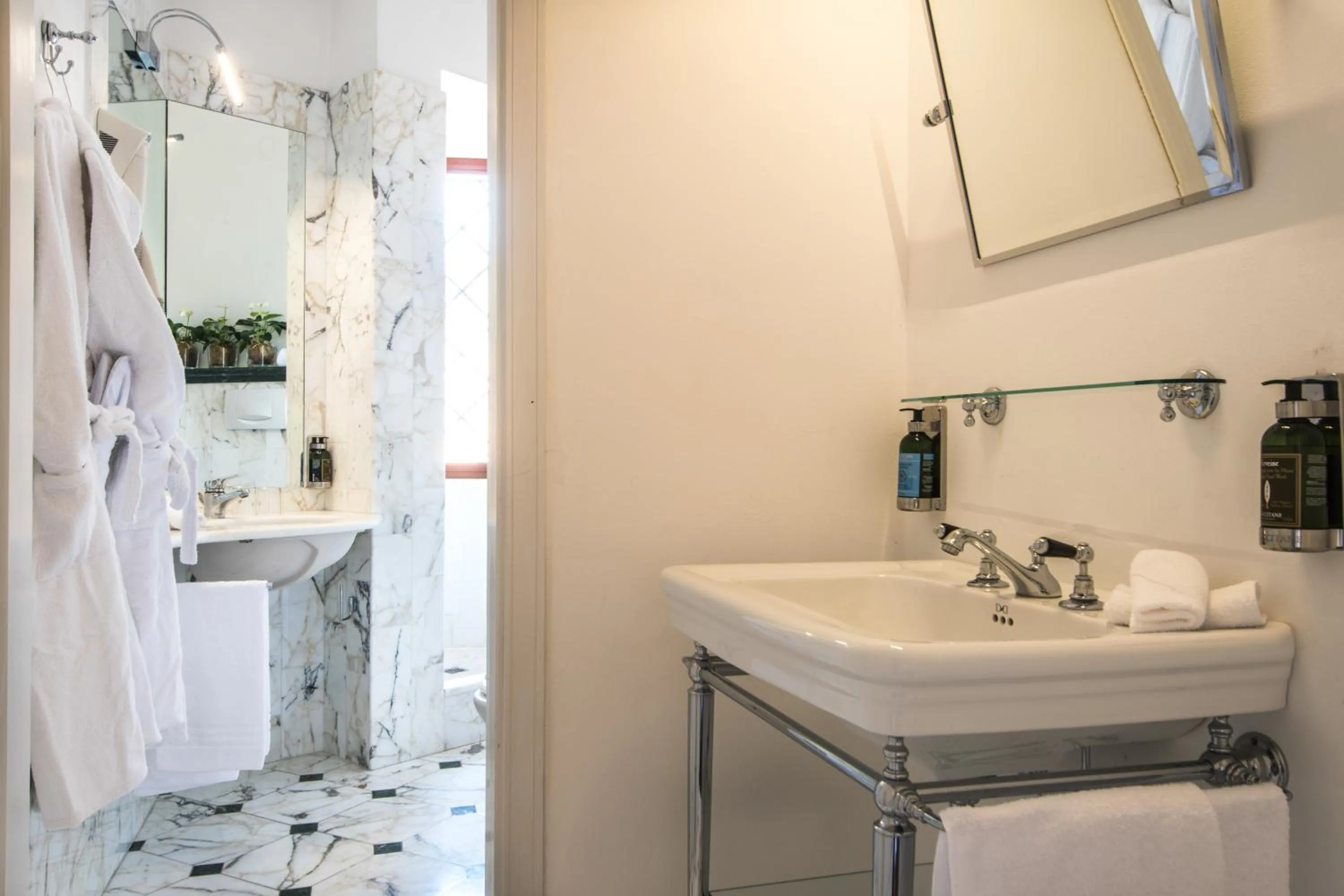 Bathroom in Hotel Michelangelo & Day SPA