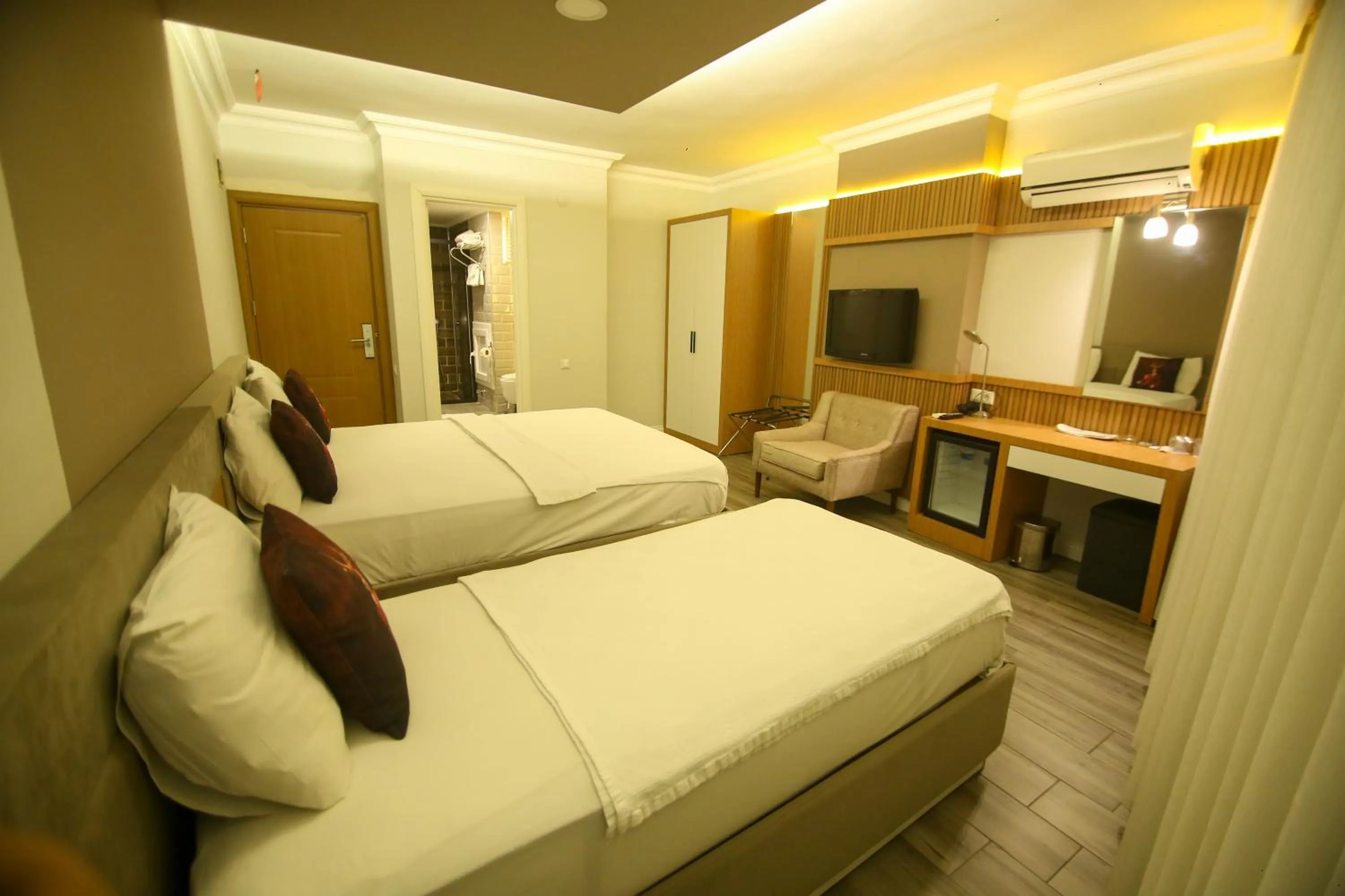 Photo of the whole room, Bed in ÇEVİK PALACE HOTEL