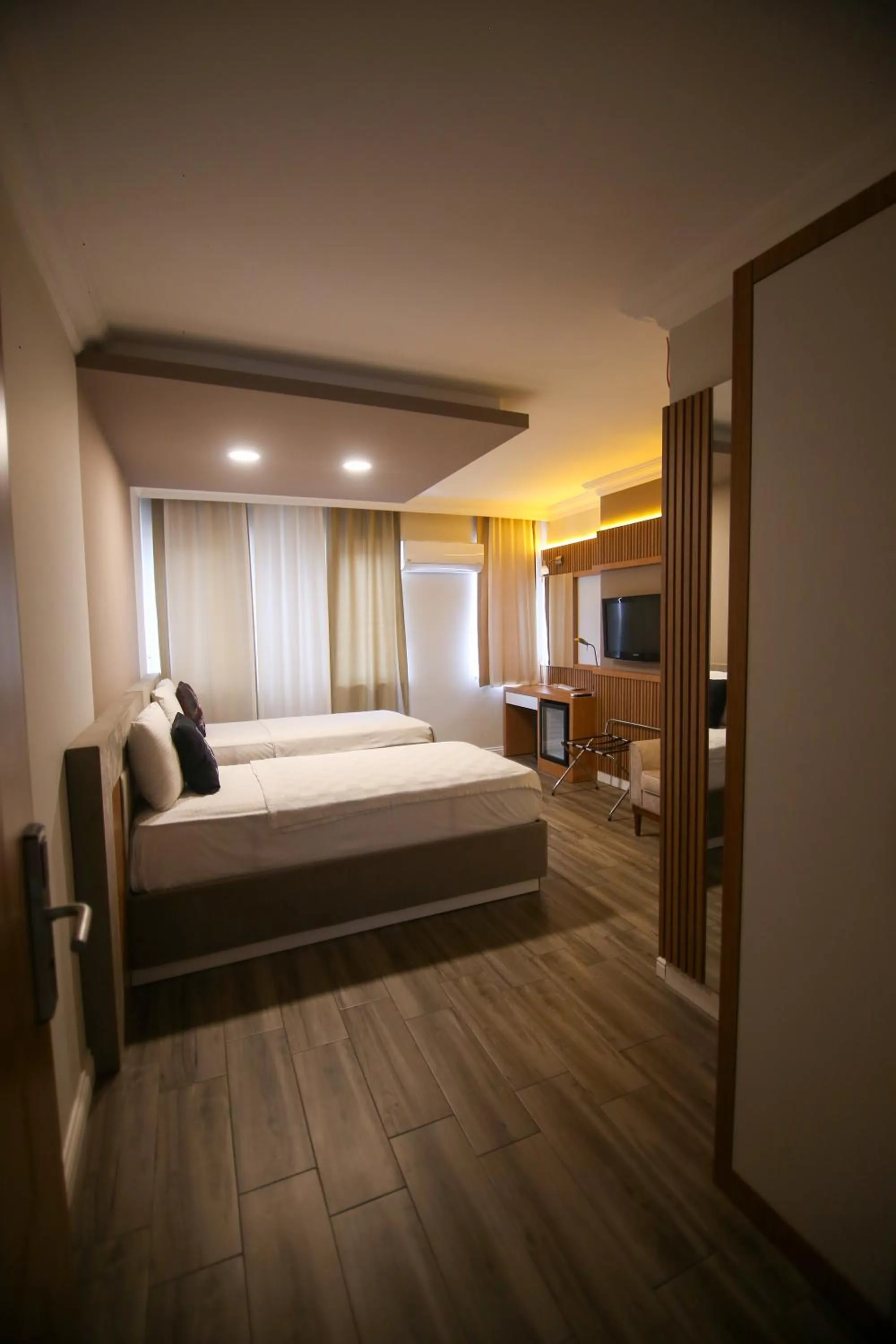 Photo of the whole room, Bed in ÇEVİK PALACE HOTEL