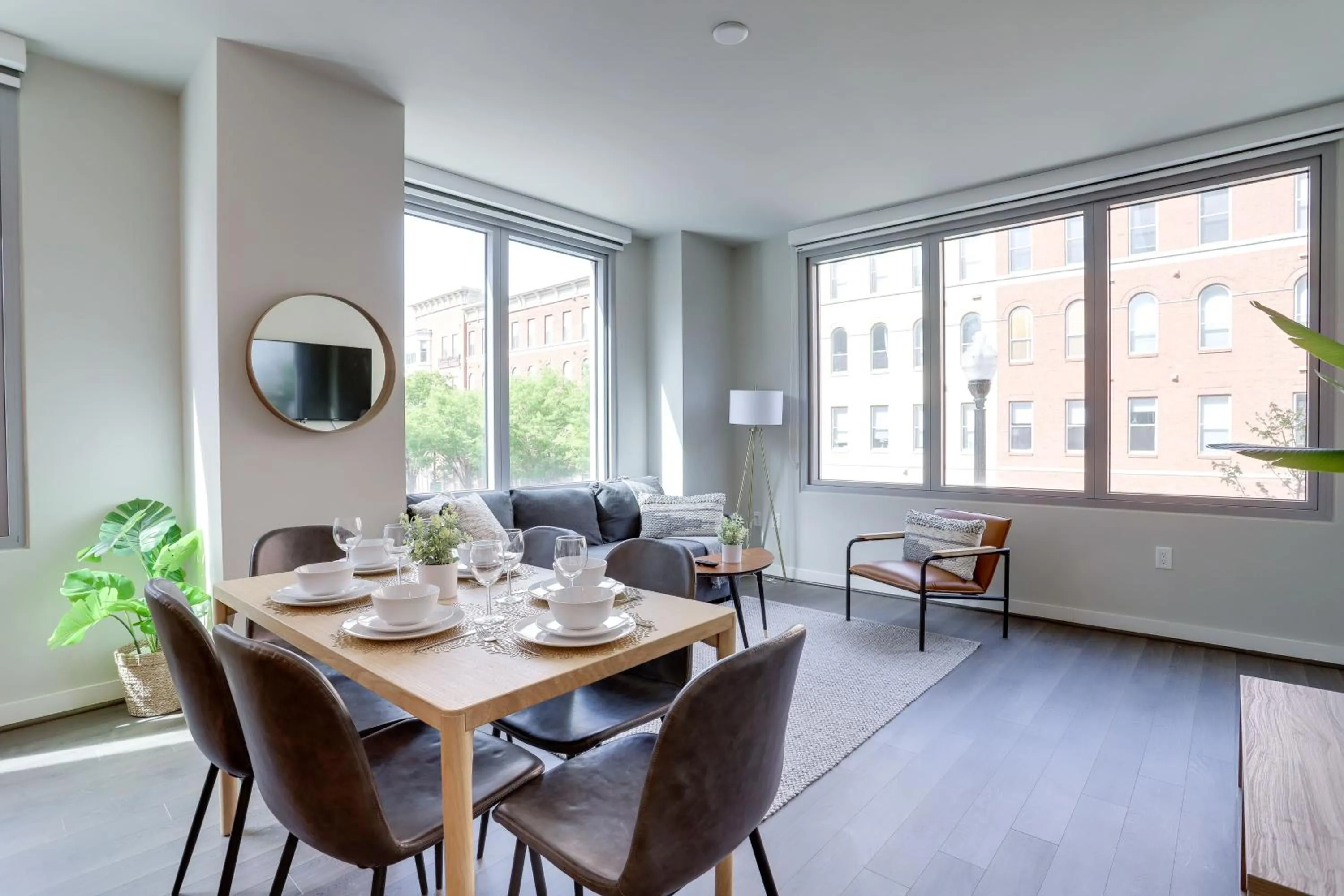 Dining area in Stylish Condo at Clarendon with Rooftop Views