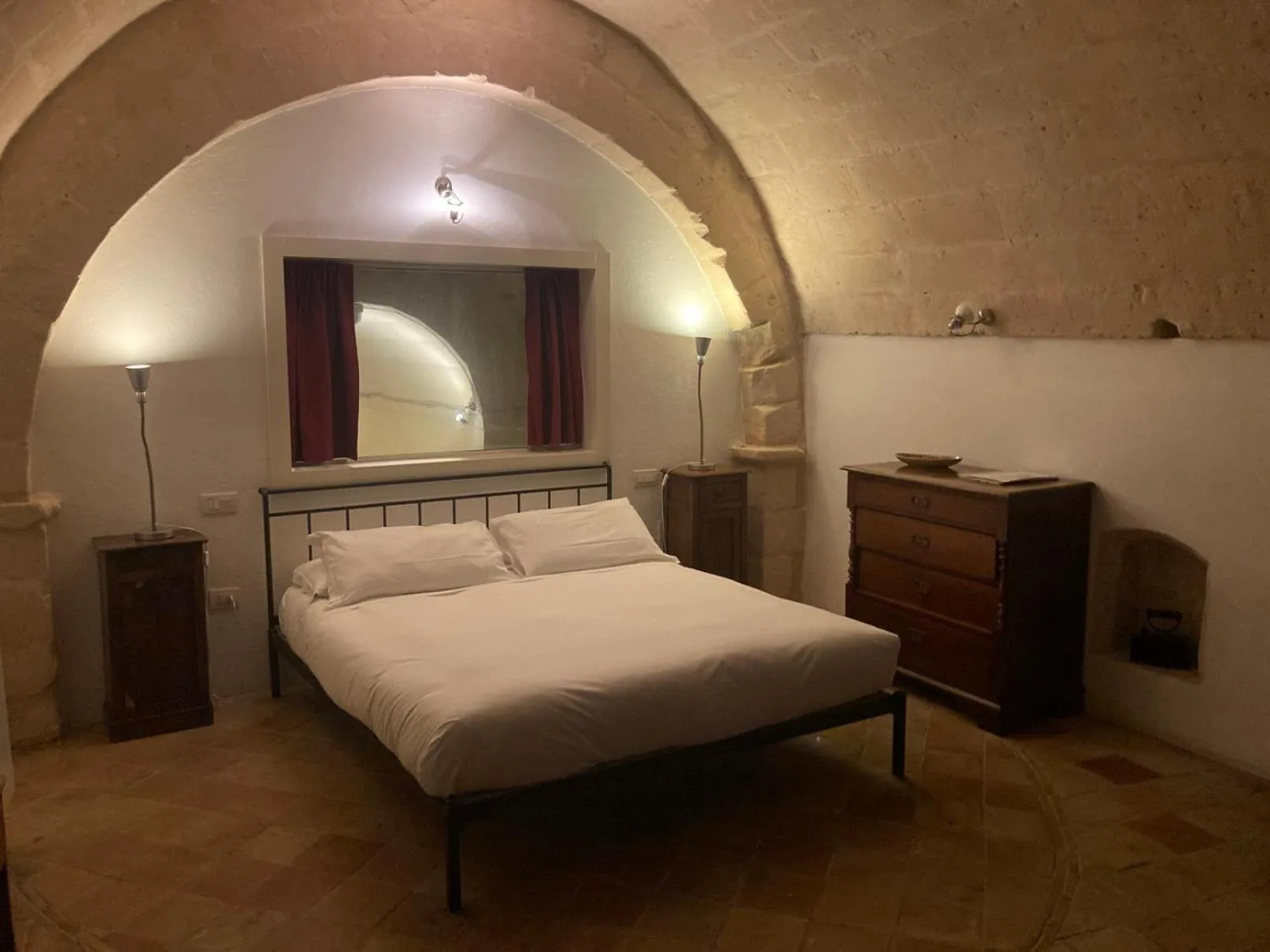 Decorative detail, Bed in Hotel San Giorgio