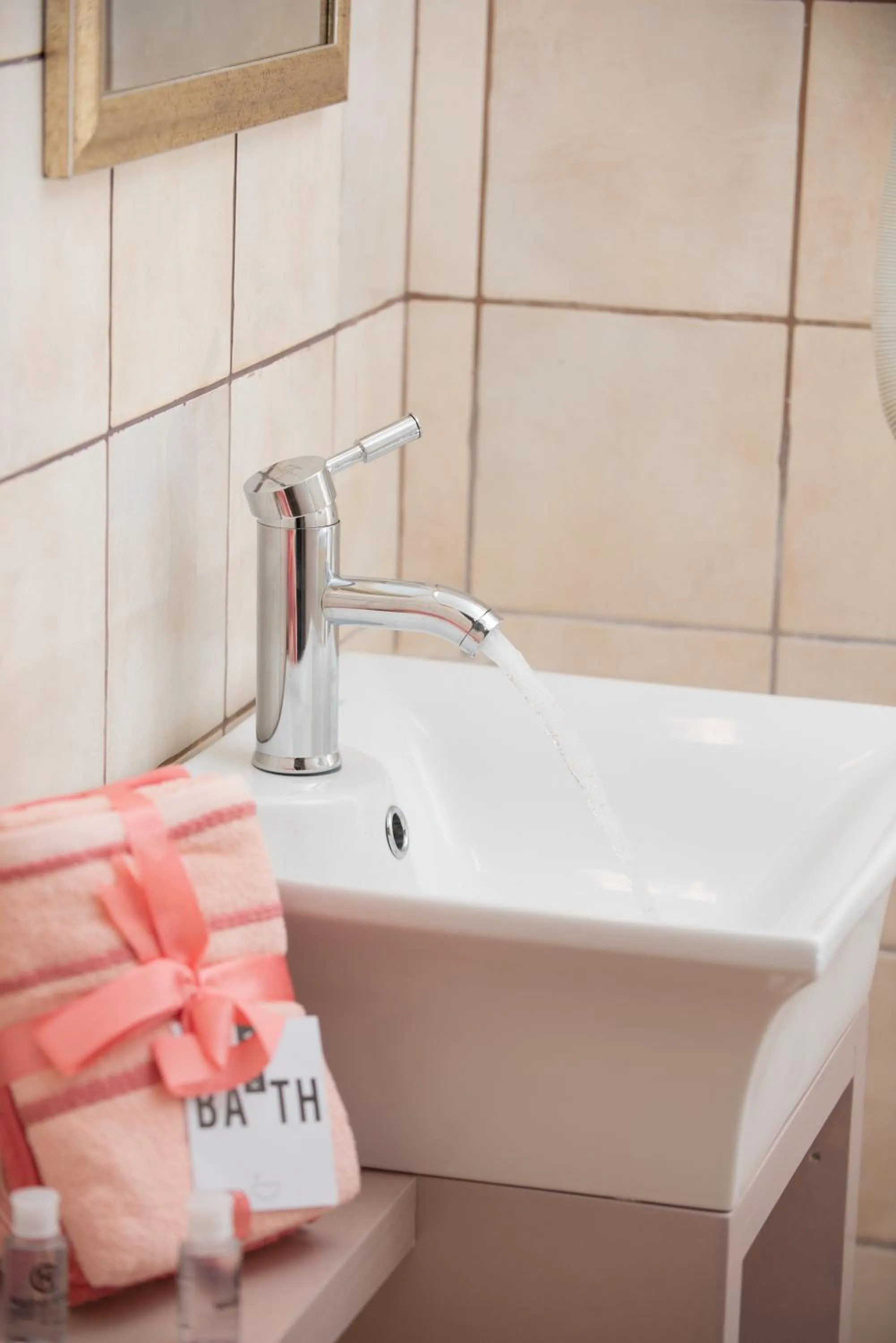 Bathroom in Tsaner Apartment and Rooms