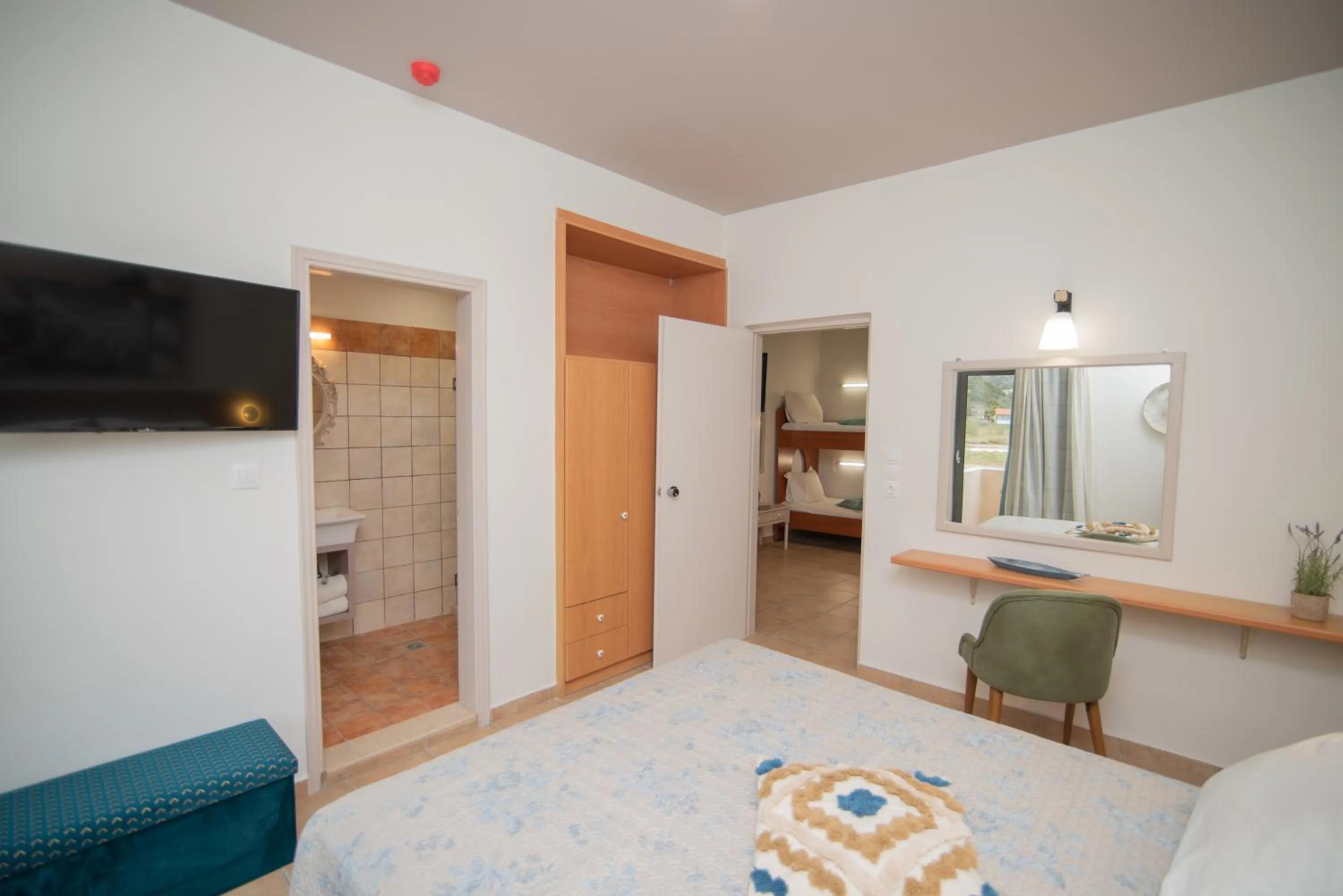 Bedroom, Bed in Tsaner Apartment and Rooms