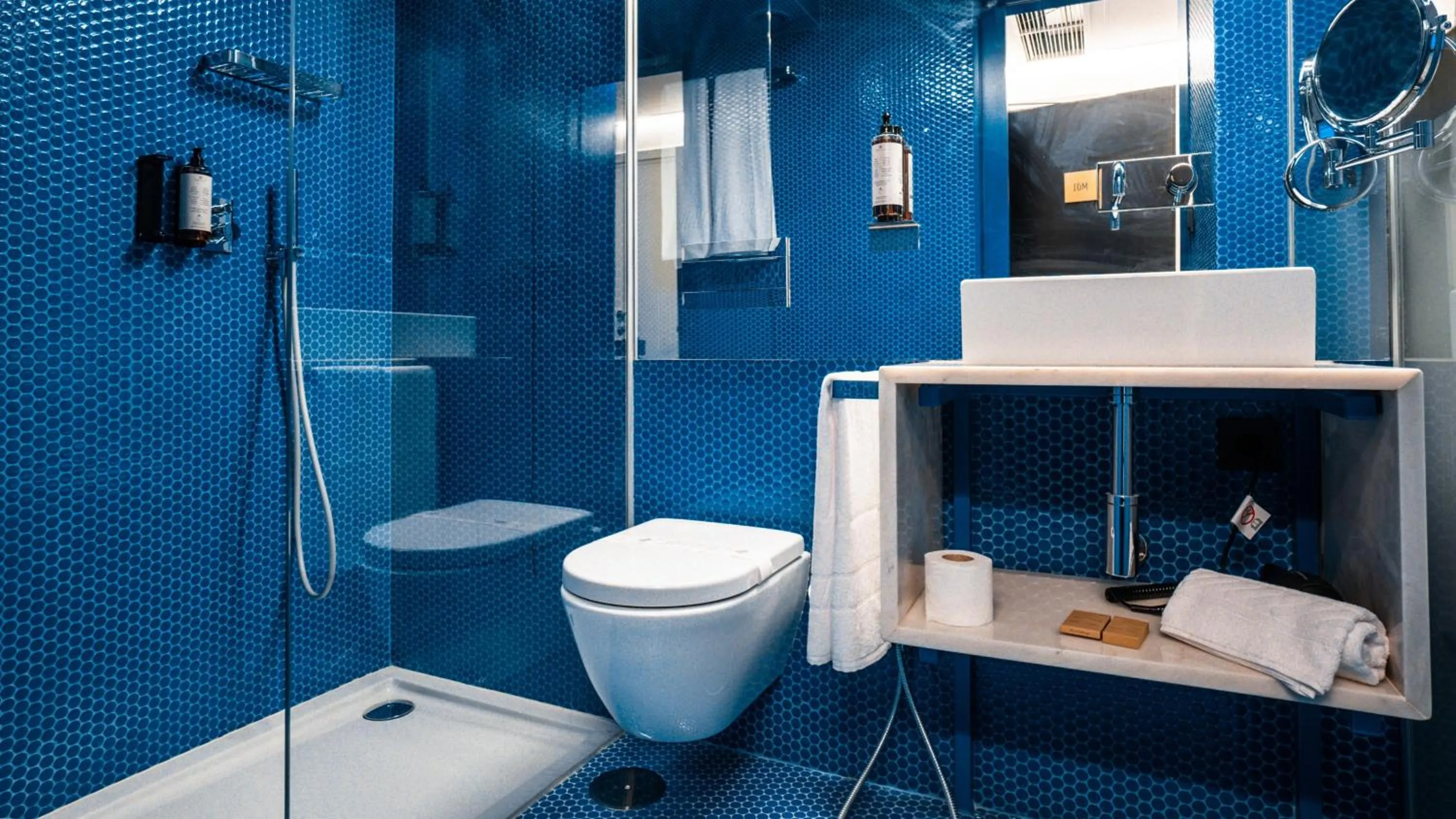 Bathroom in Hills Hotel Lisboa