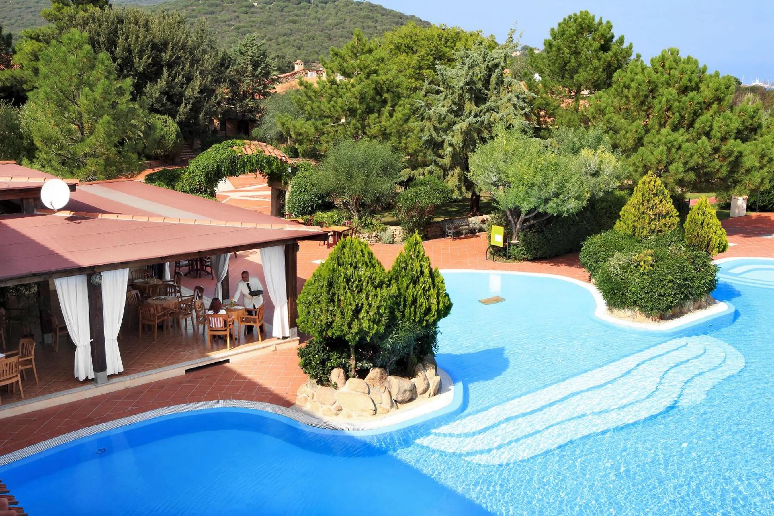 Swimming pool in Colonna Hotel Du Golf