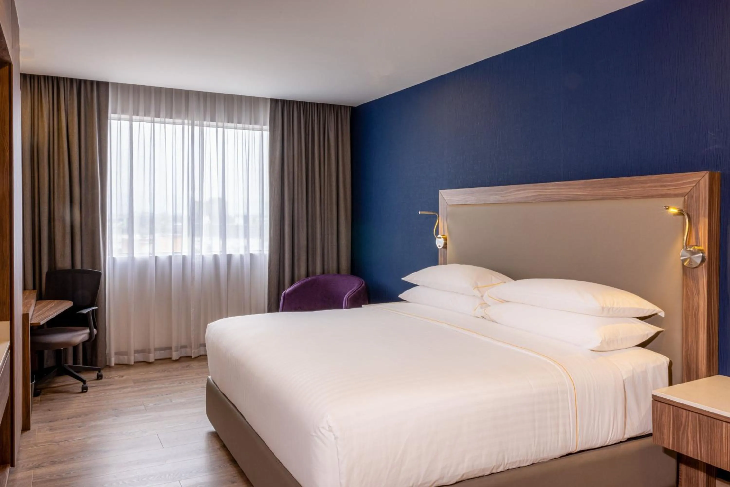 Photo of the whole room, Bed in Sheraton Guadalajara Expo