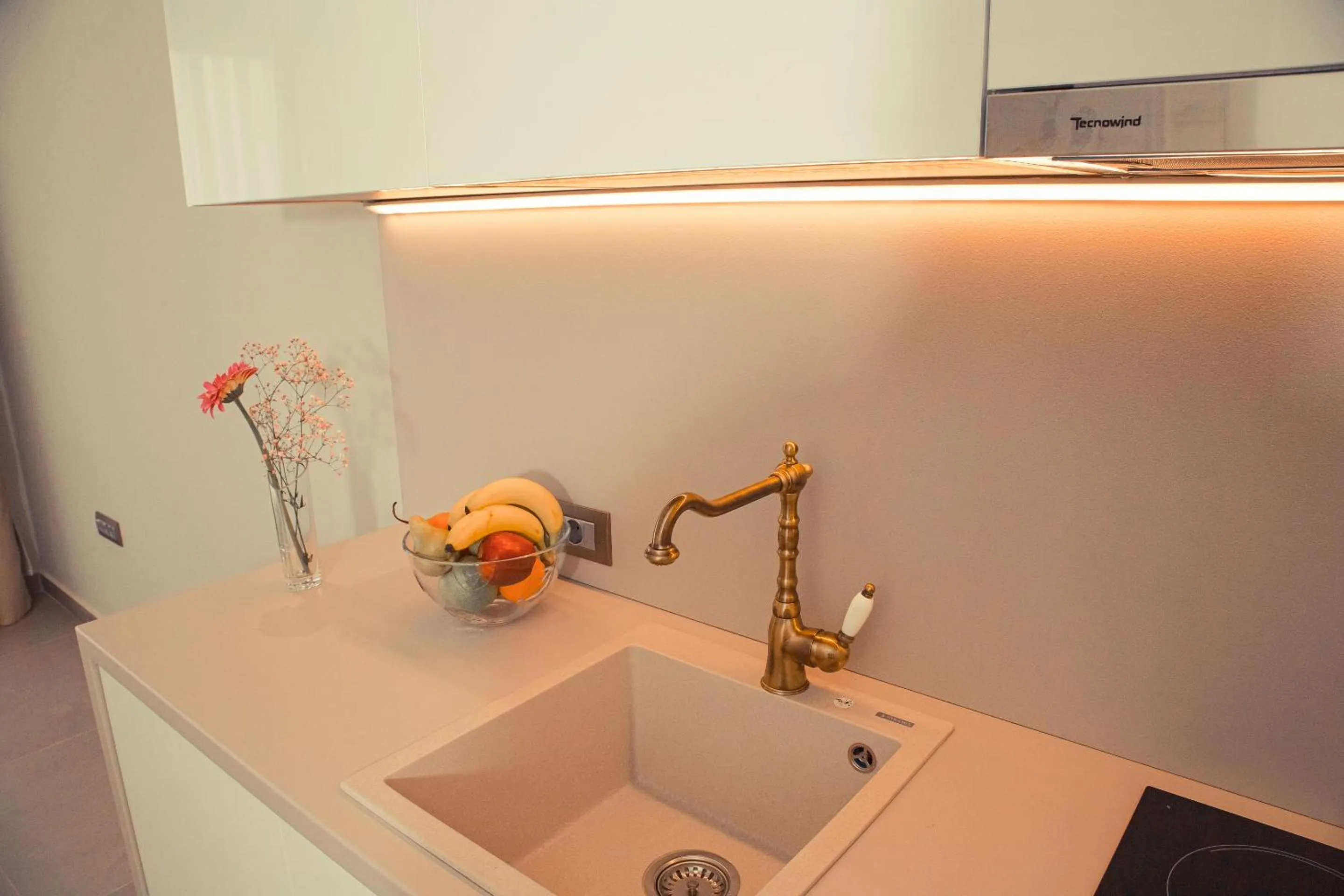 kitchen in IO Luxury Pool & Hot Tub Suites