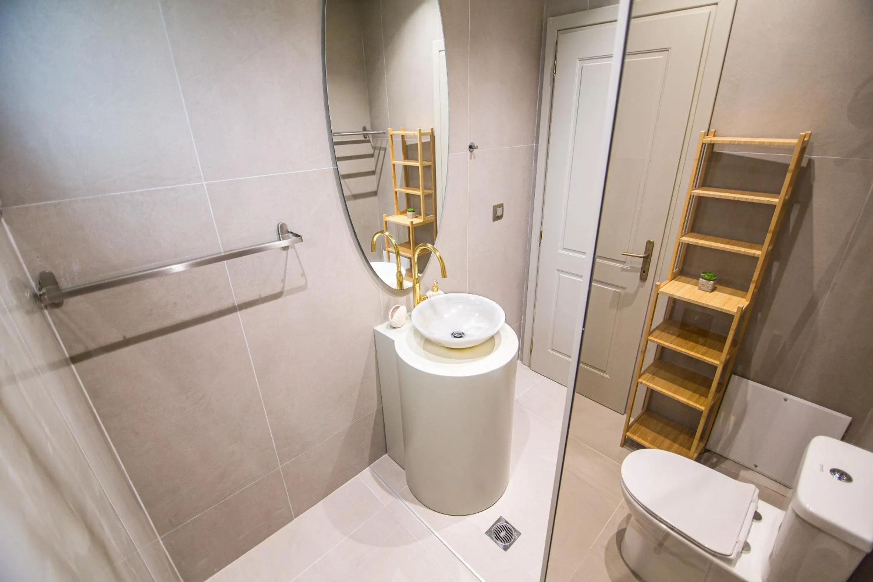 Shower in IO Luxury Pool & Hot Tub Suites