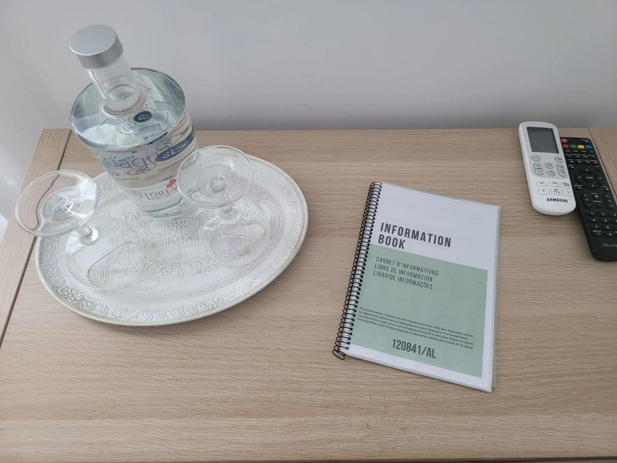 Photo of the whole room in Alojamento Local Vitoria