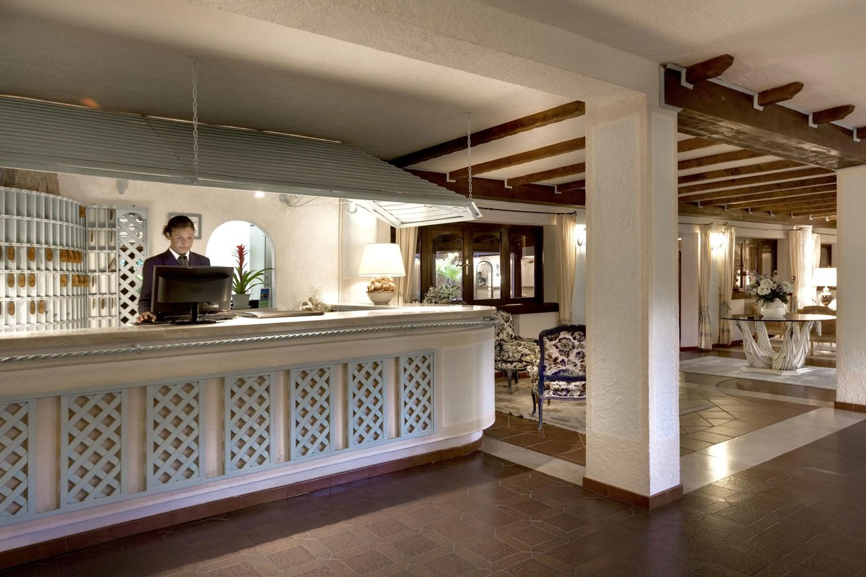 Staff in Grand Hotel Smeraldo Beach