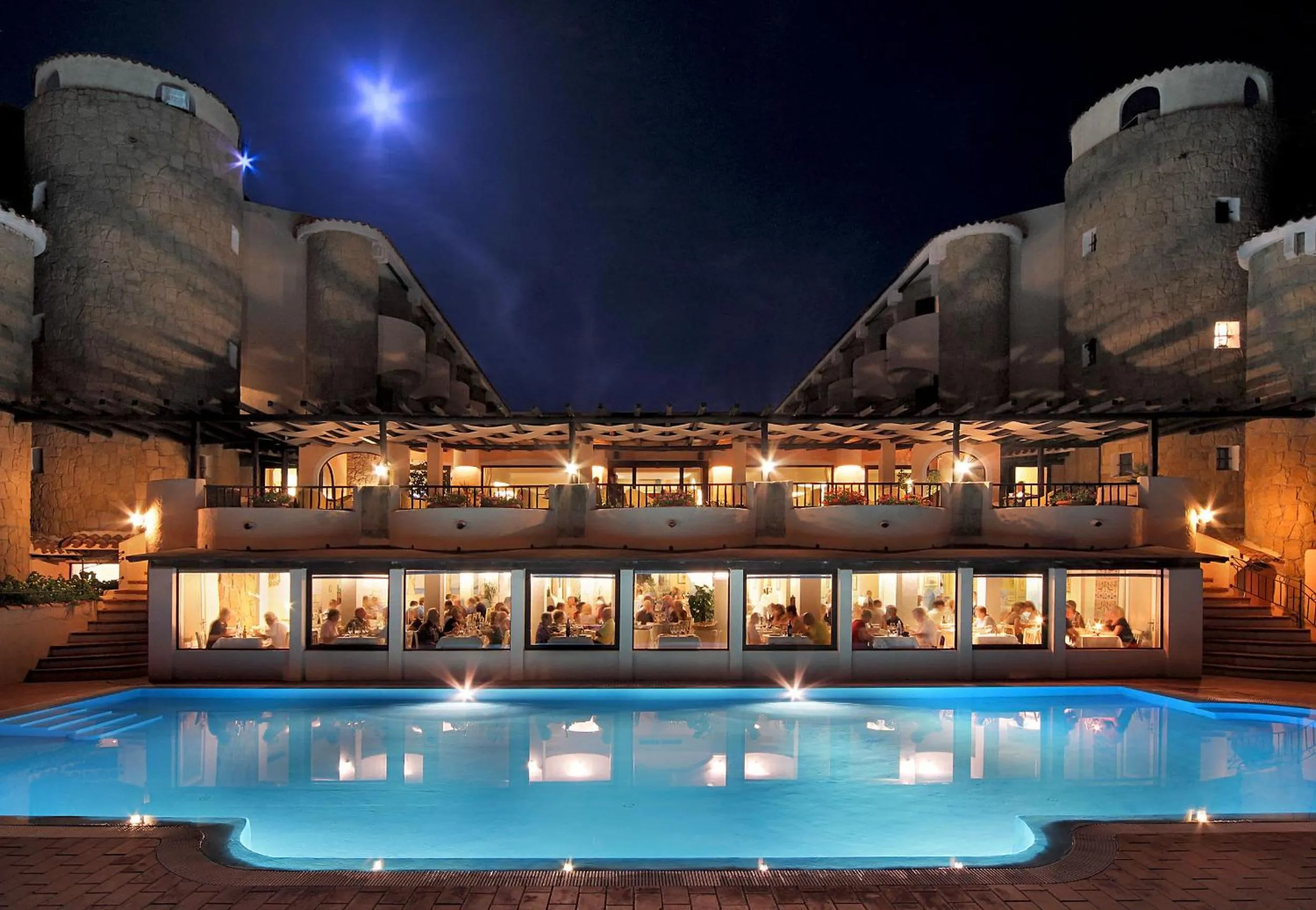 Swimming pool in Grand Hotel Smeraldo Beach