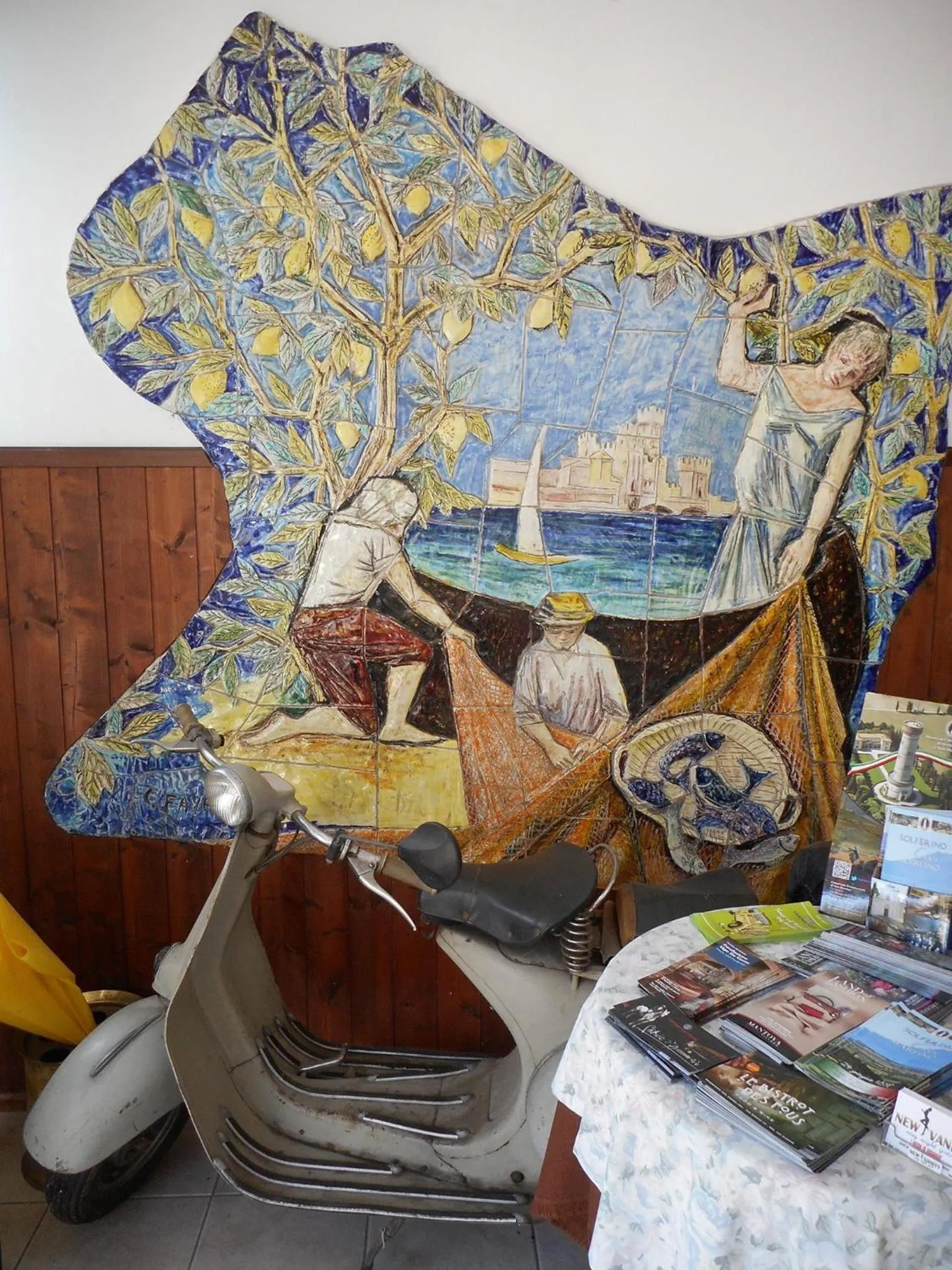 Decorative detail in Hotel Primavera