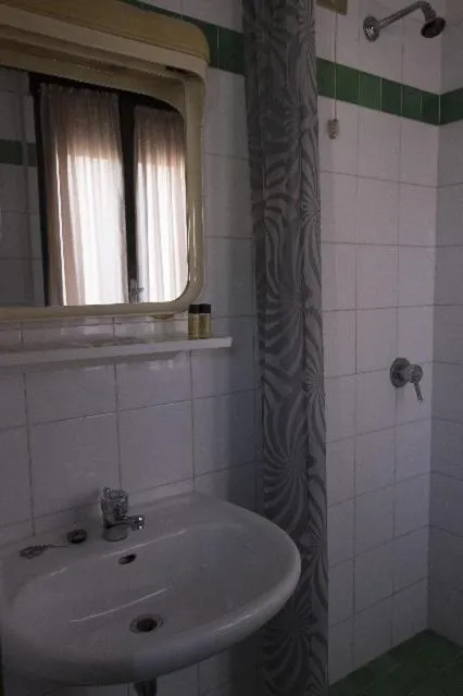 Bathroom in Hotel Primavera