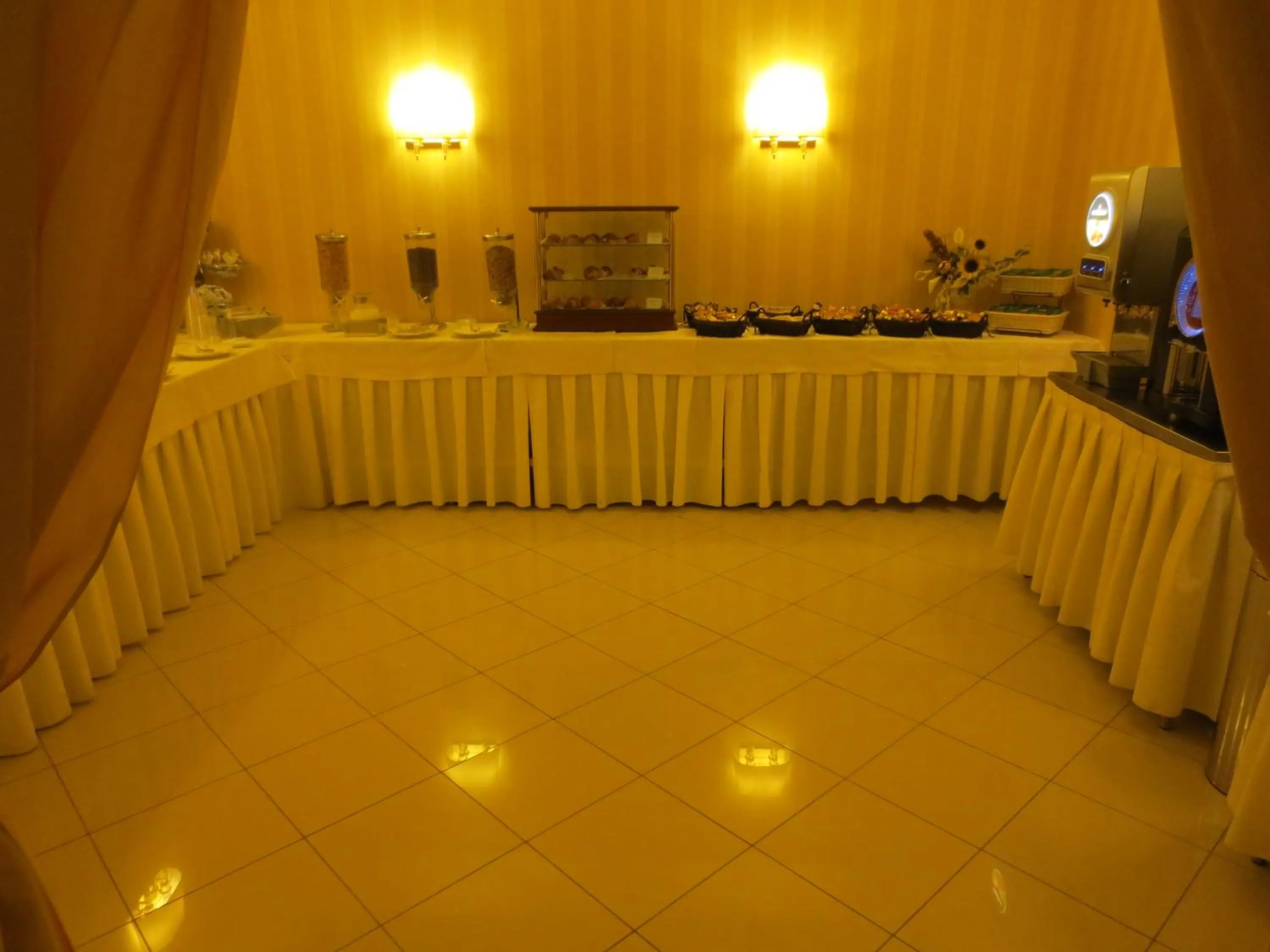 Buffet breakfast in Hotel Joyfull