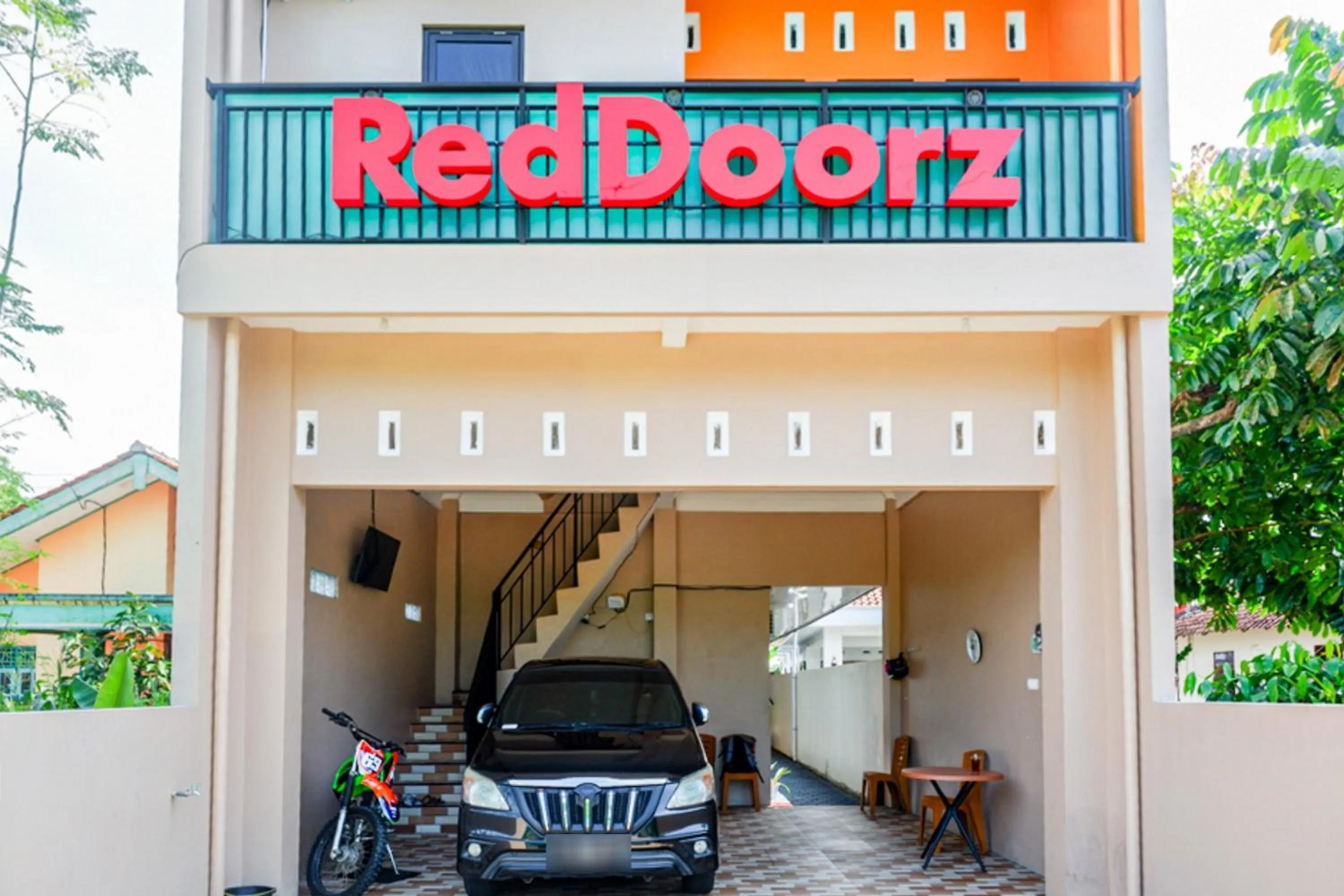 Facade/entrance in RedDoorz Syariah near Stasiun Gumilir Cilacap