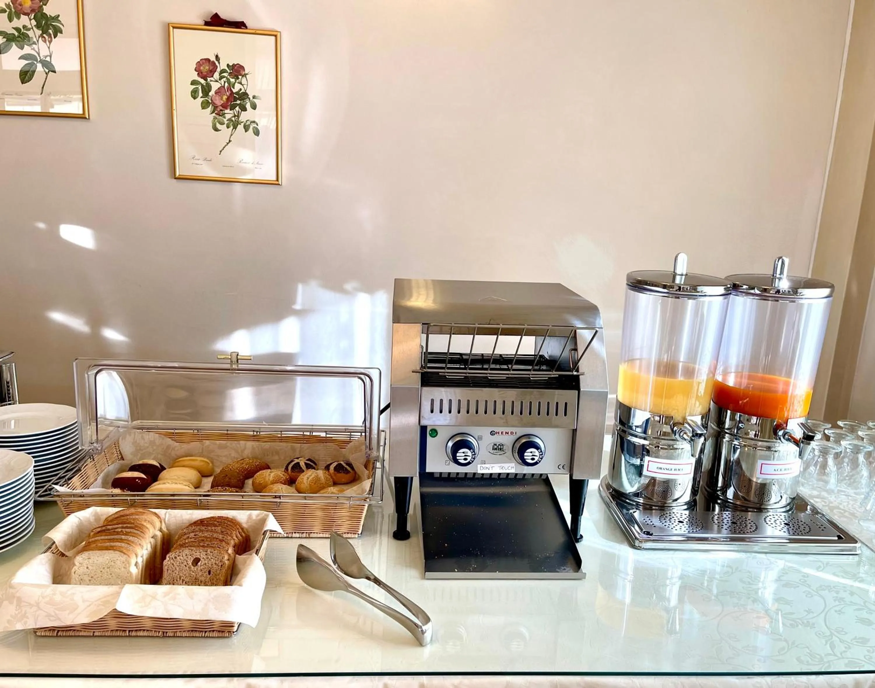 Breakfast in Hotel La Perla