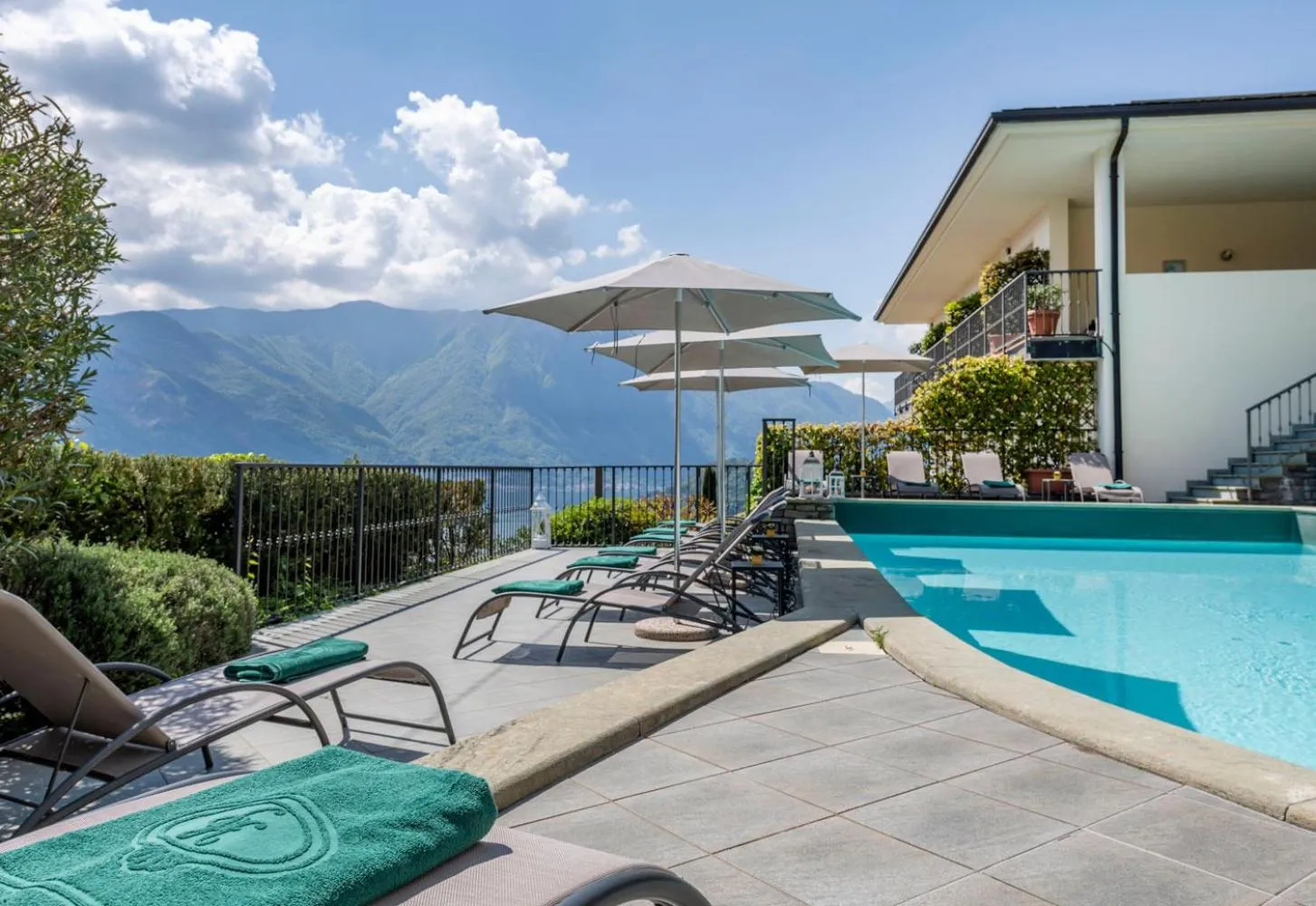 Swimming pool in Hotel La Perla