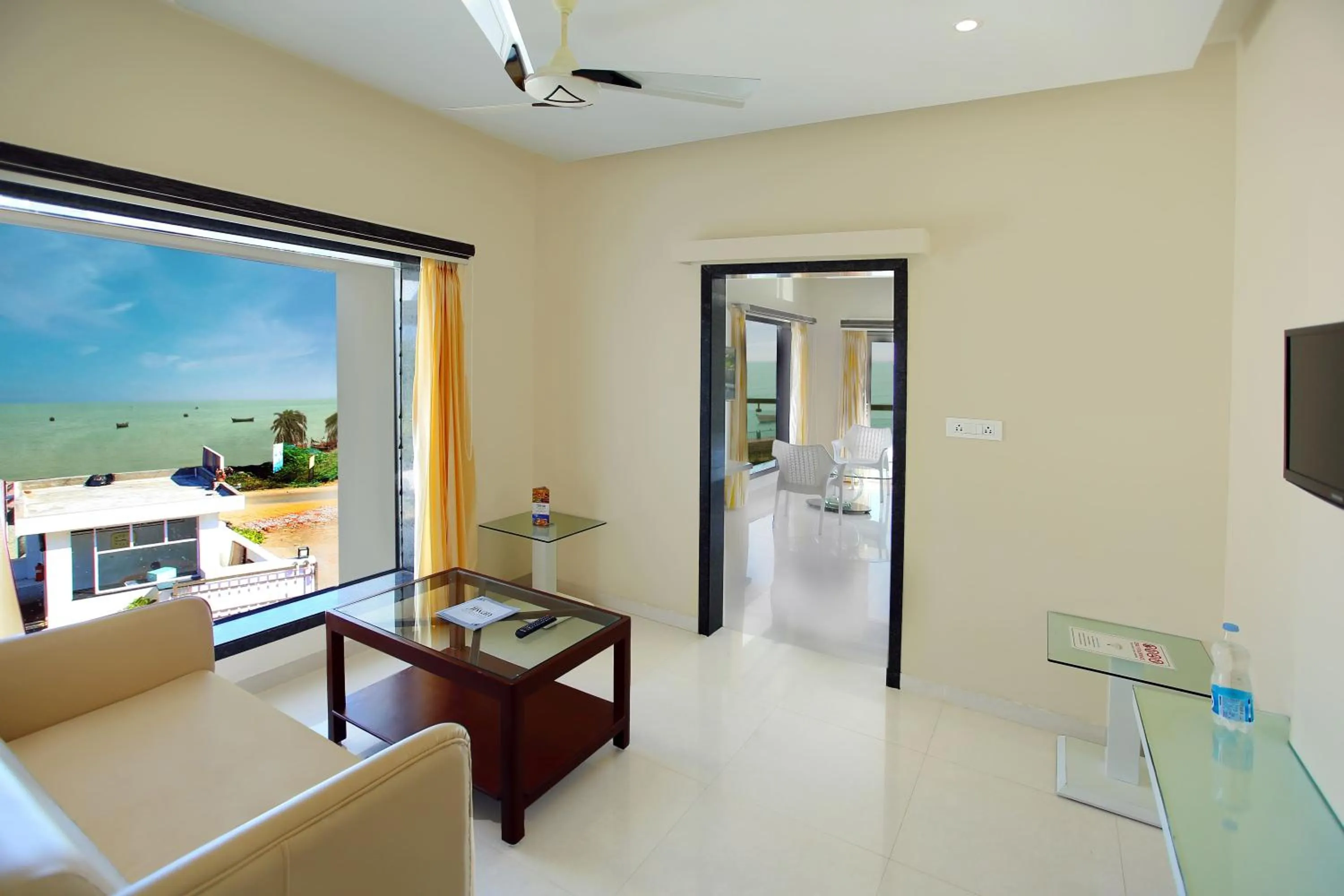 Photo of the whole room in Hotel Fortune