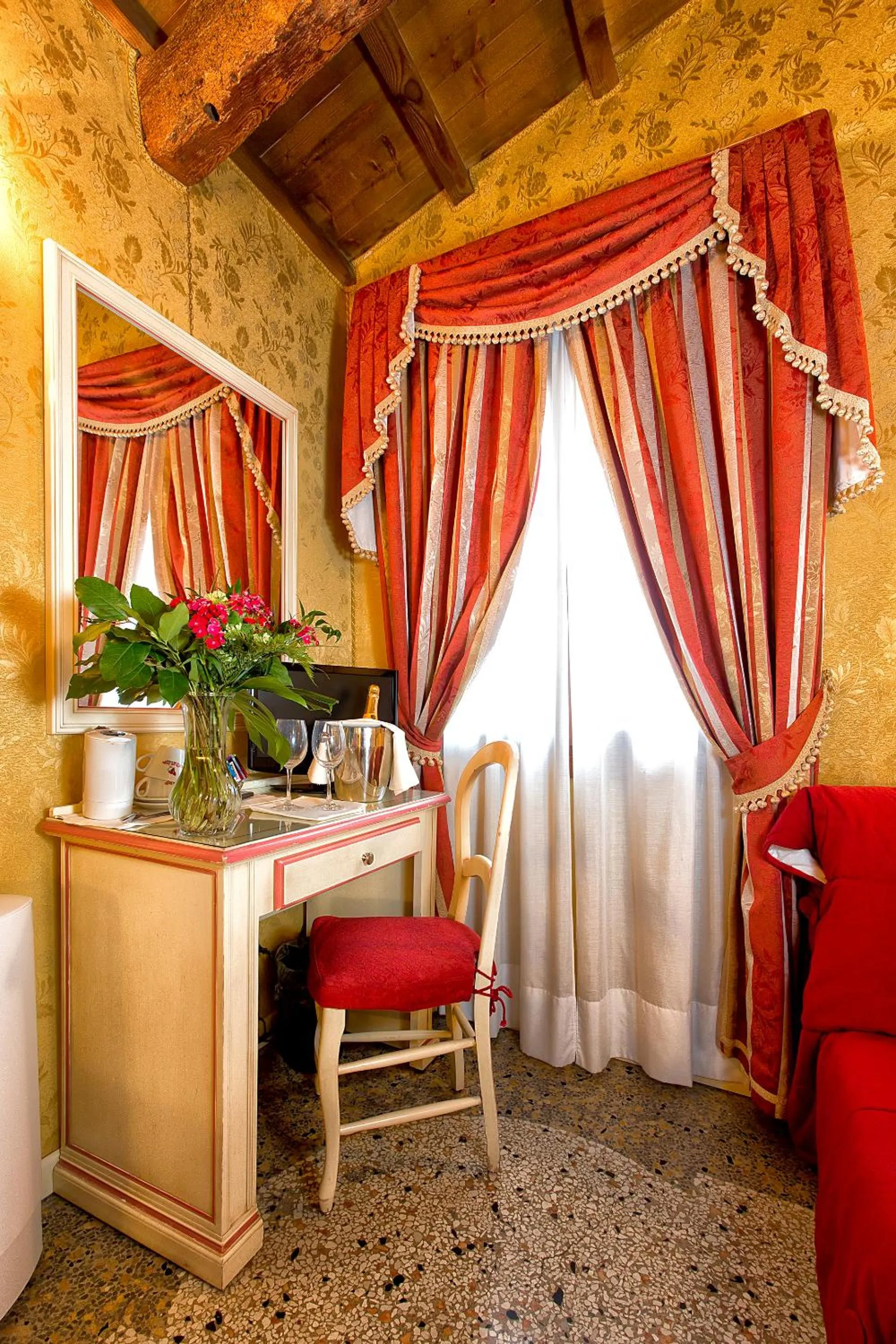 Decorative detail in Ca' San Polo - Ferretti Hotels Collection