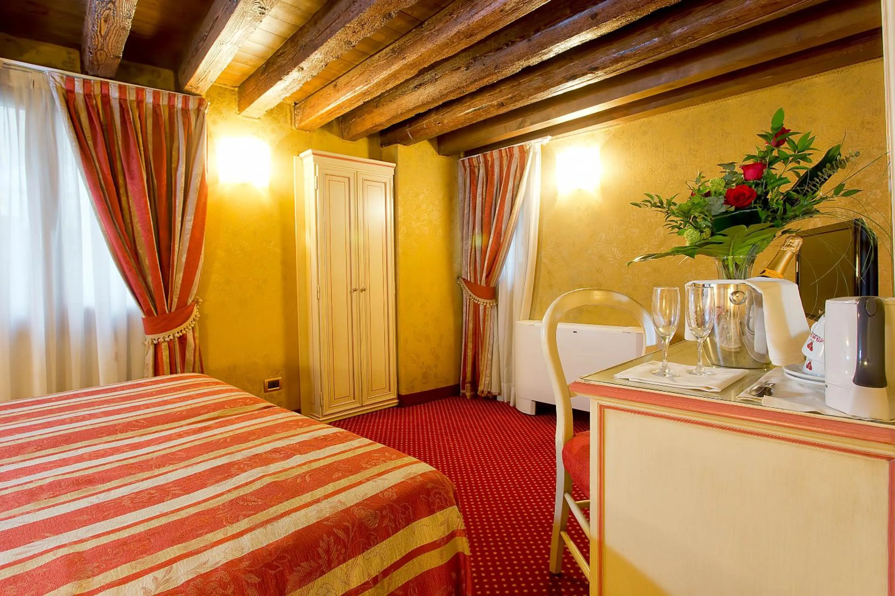 TV and multimedia, Bed in Ca' San Polo - Ferretti Hotels Collection