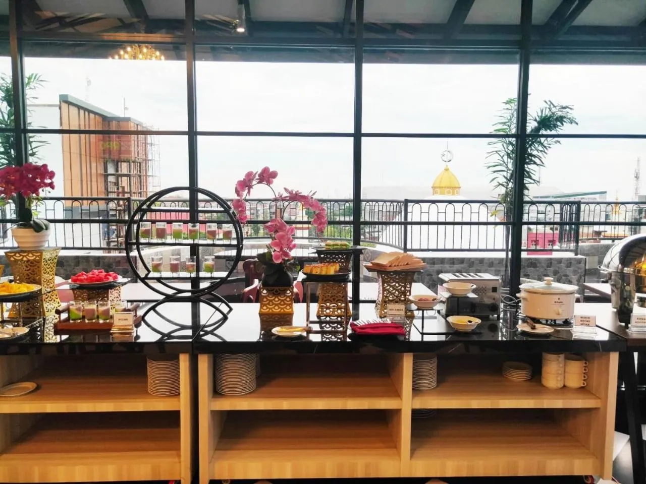 Restaurant/places to eat in Kesuma Front One Boutique Palembang