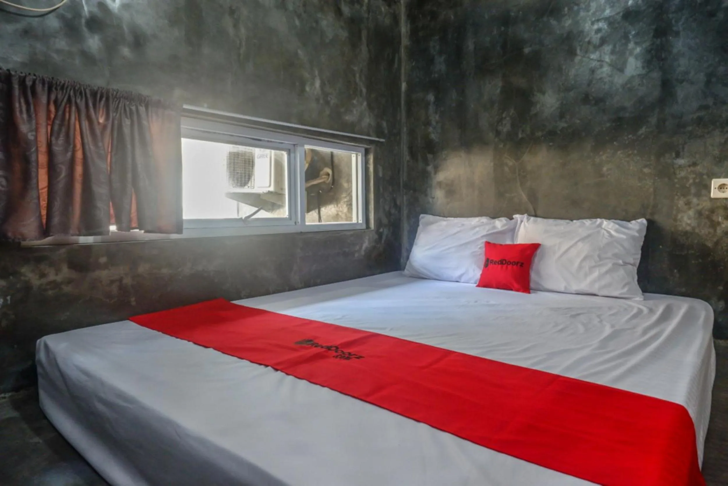 Bedroom, Bed in RedDoorz near Jumbo Mall Sragen