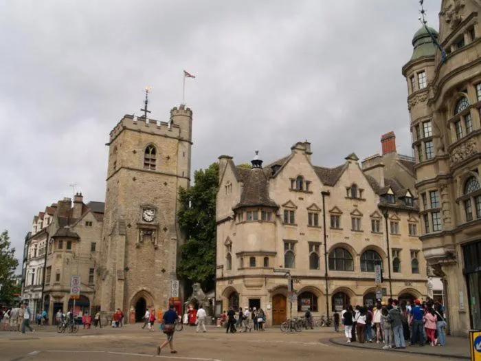 Nearby landmark in Risinghurst, Oxford, an ENTIRE 2beds, 2bathrooms, free Wi-Fi, Free Parking