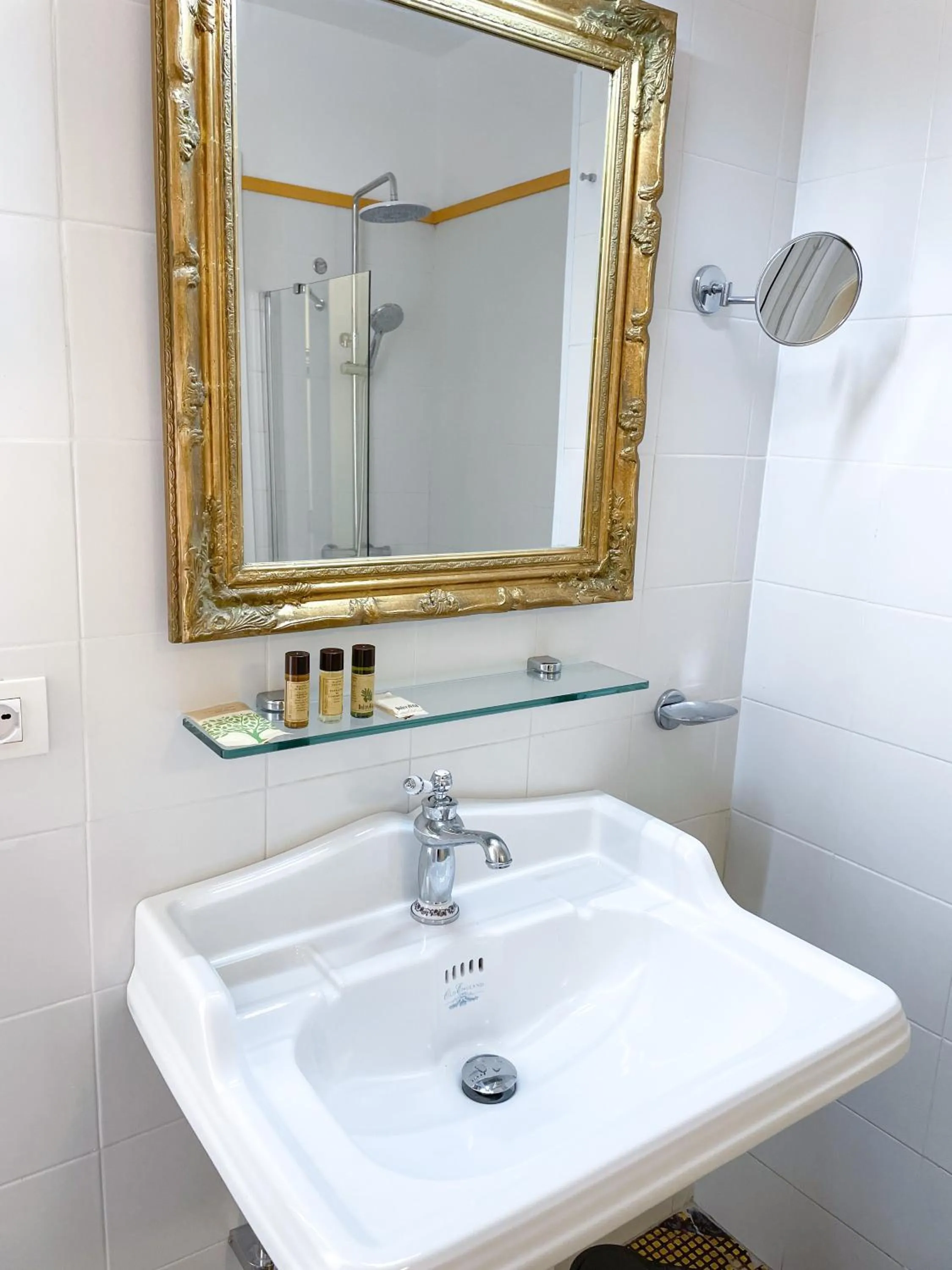 Bathroom in B&B Faraglione