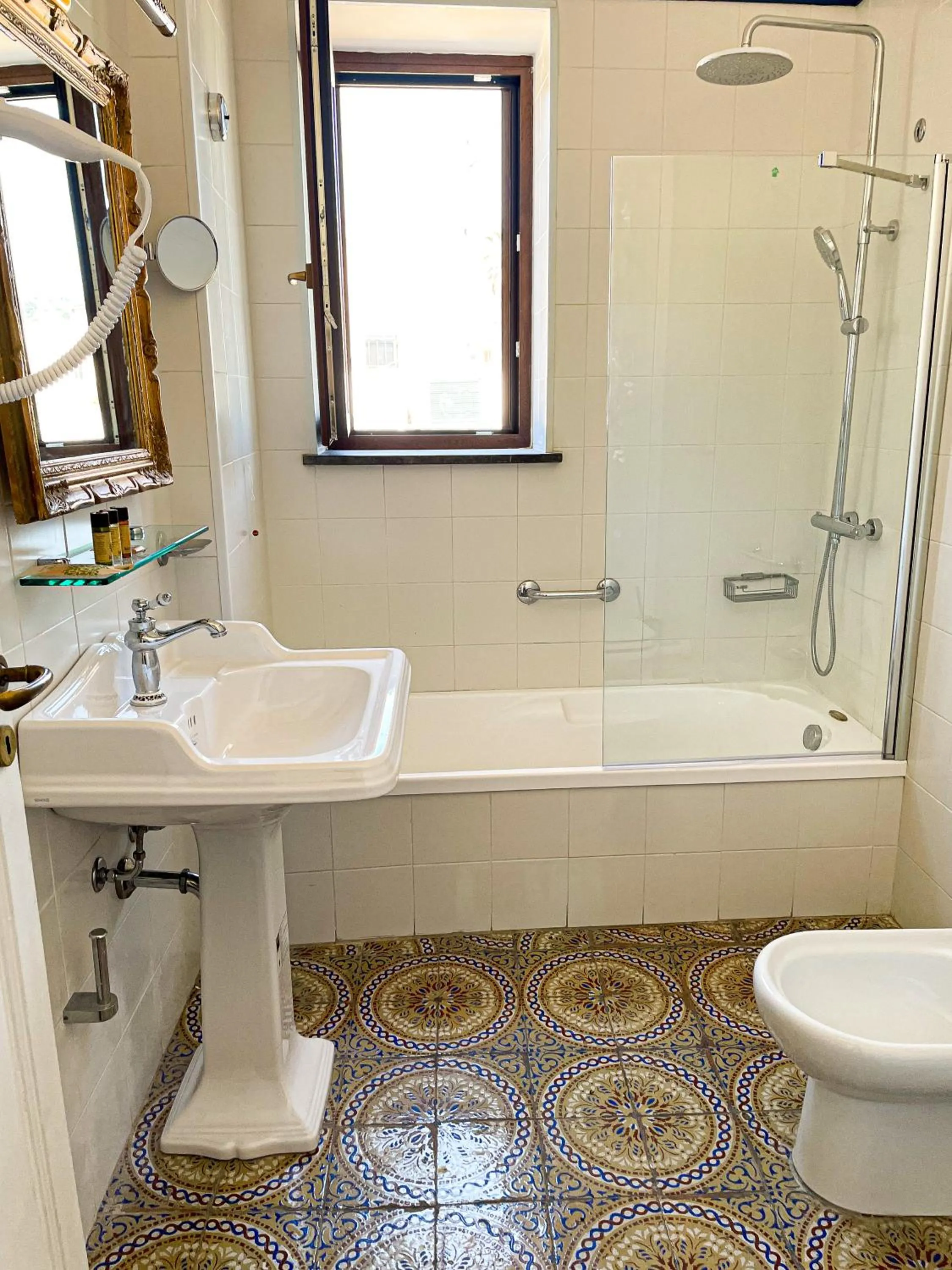 Bathroom in B&B Faraglione