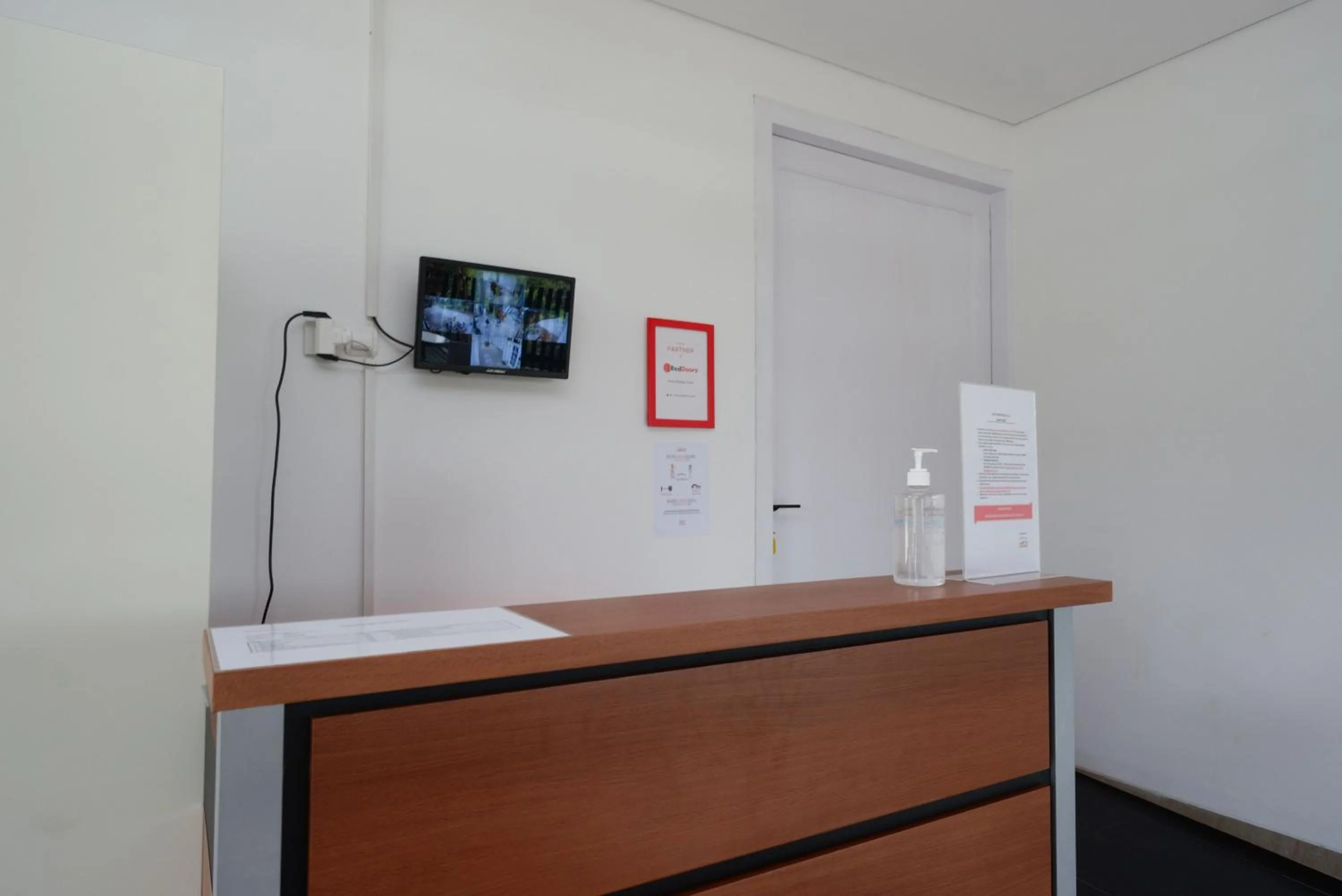 RedDoorz near Bukitsari Semarang